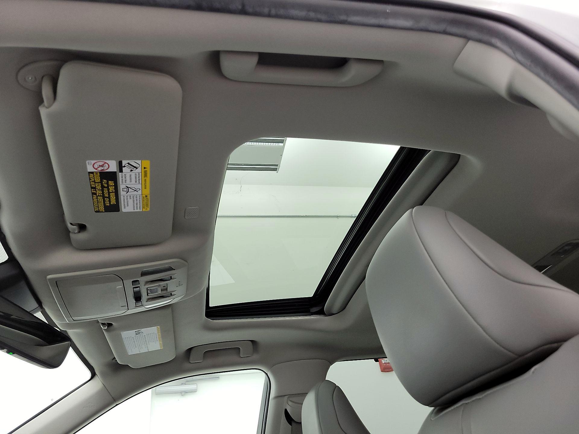 Thumbnail: 2022 Toyota Highlander - 20