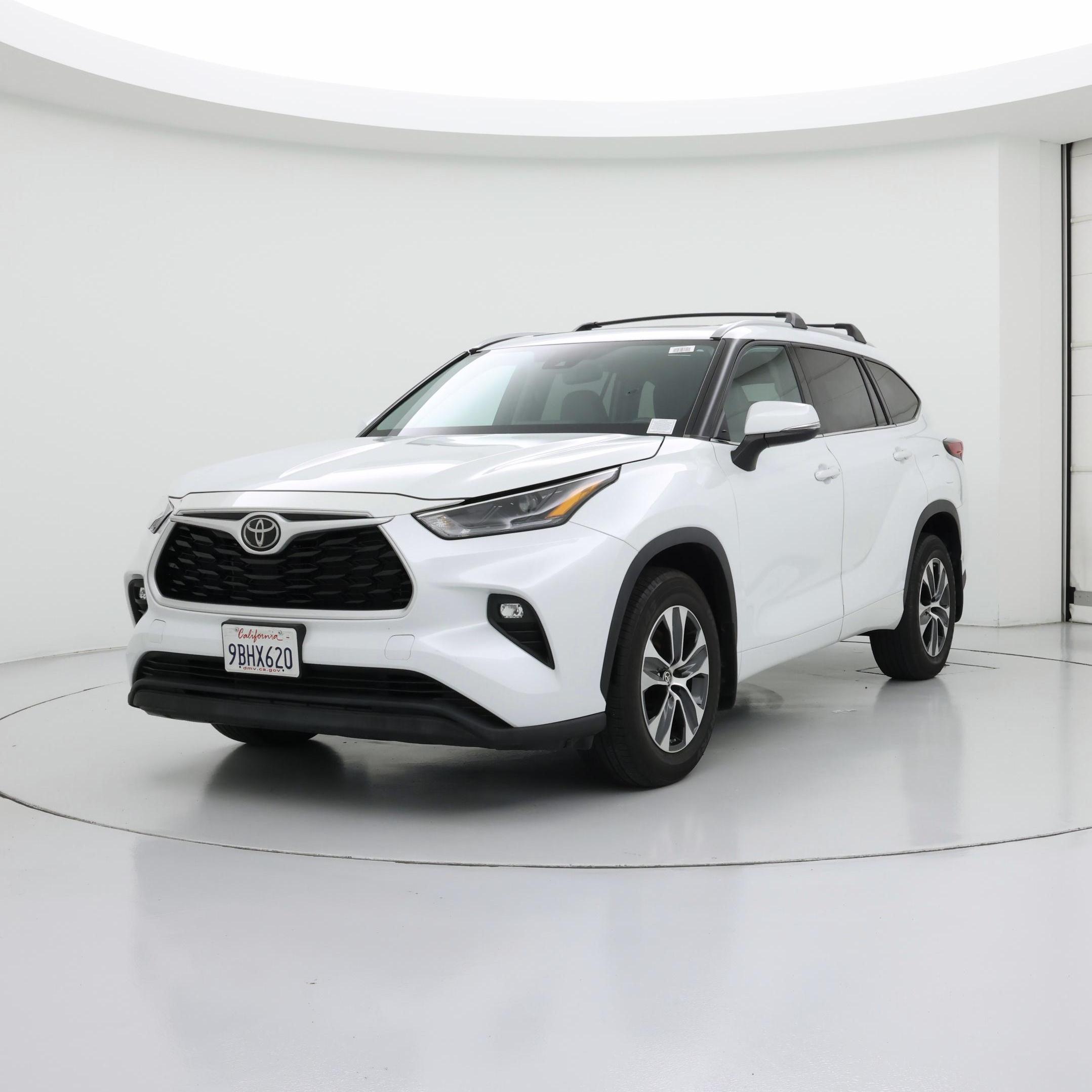 Thumbnail: 2022 Toyota Highlander - 4
