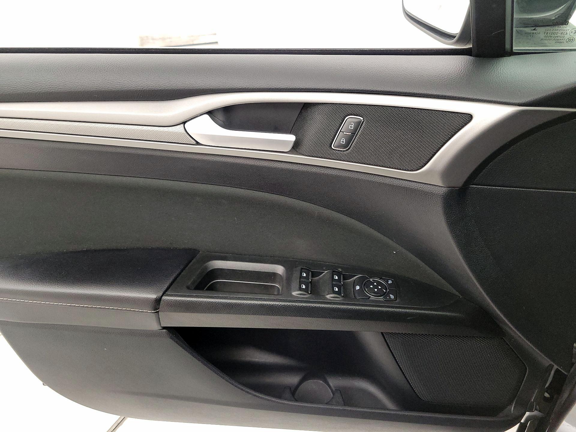 Thumbnail: 2018 Ford Fusion - 12