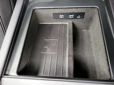 USB/AUX Ports