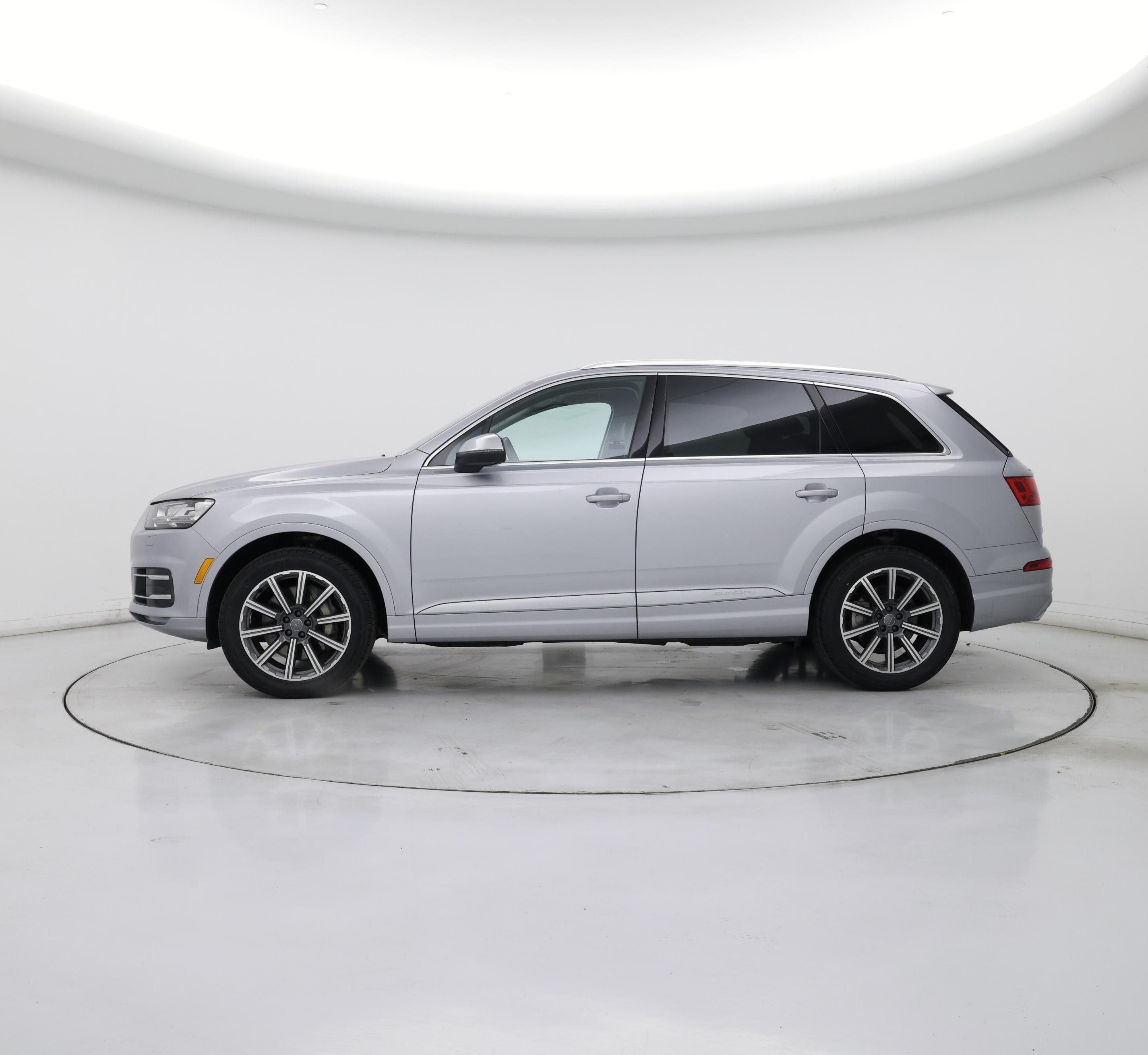 Thumbnail: 2019 Audi Q7 - 3