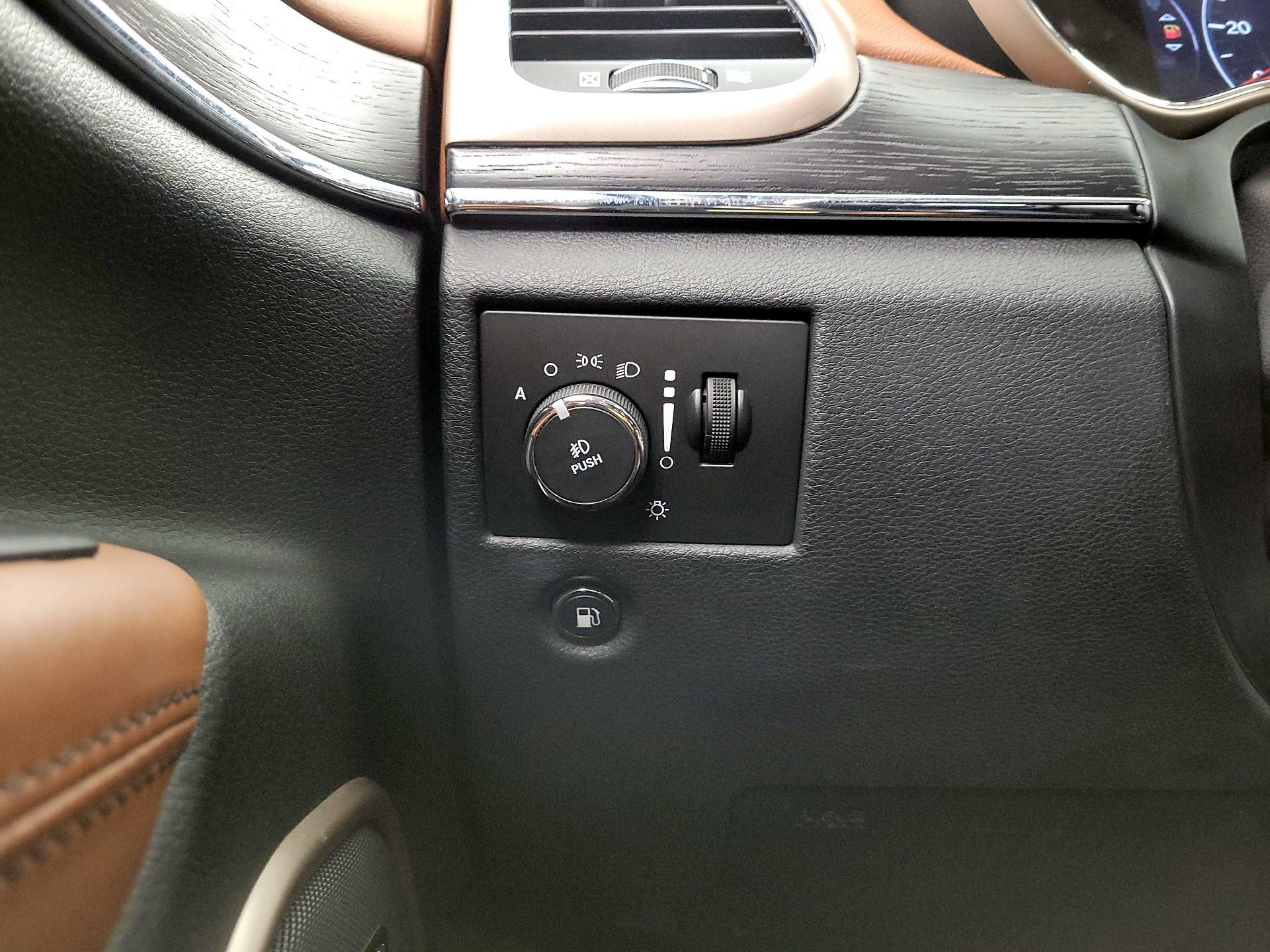 Thumbnail: 2015 Jeep Grand Cherokee - 13