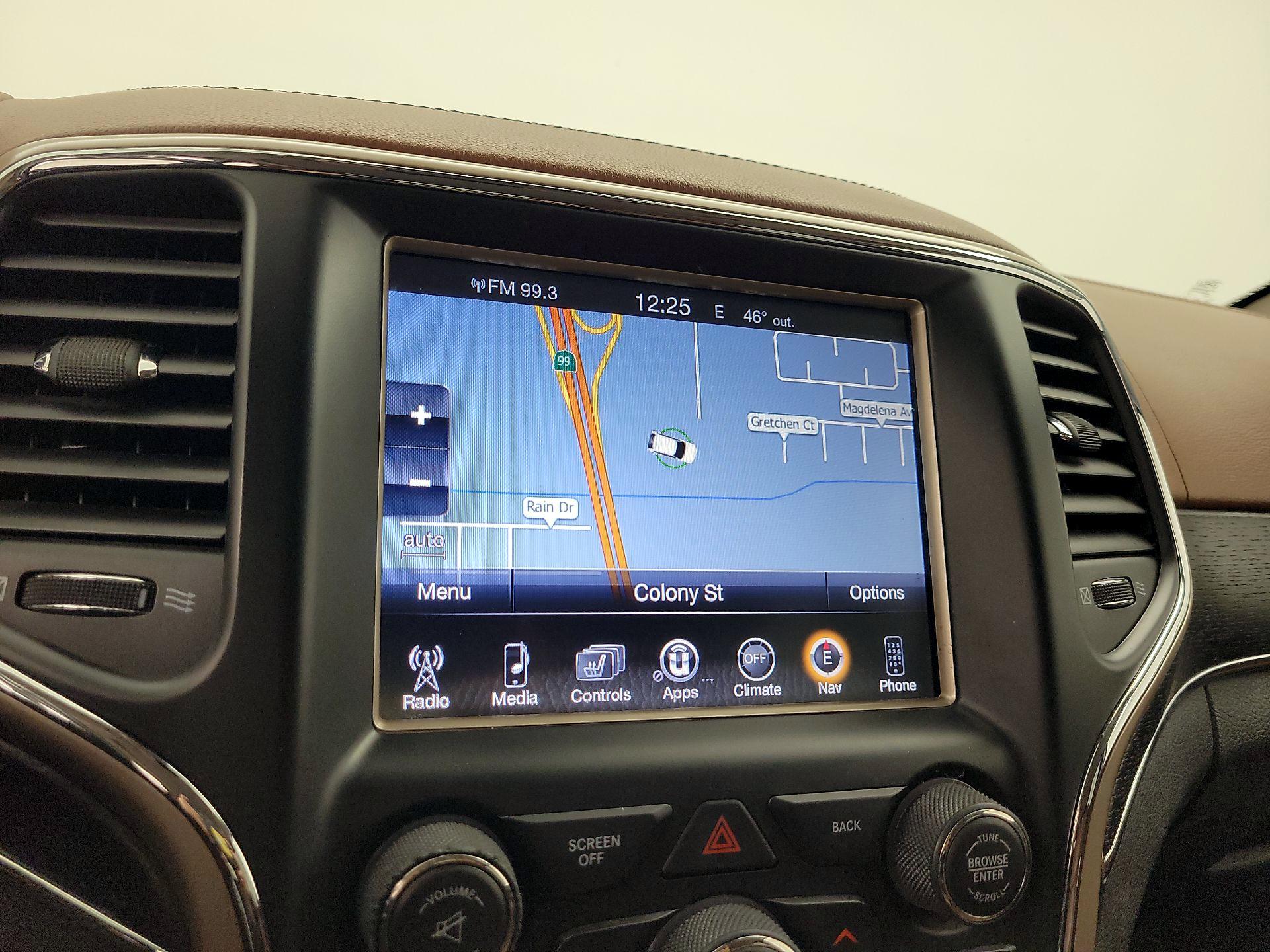 Thumbnail: 2015 Jeep Grand Cherokee - 14