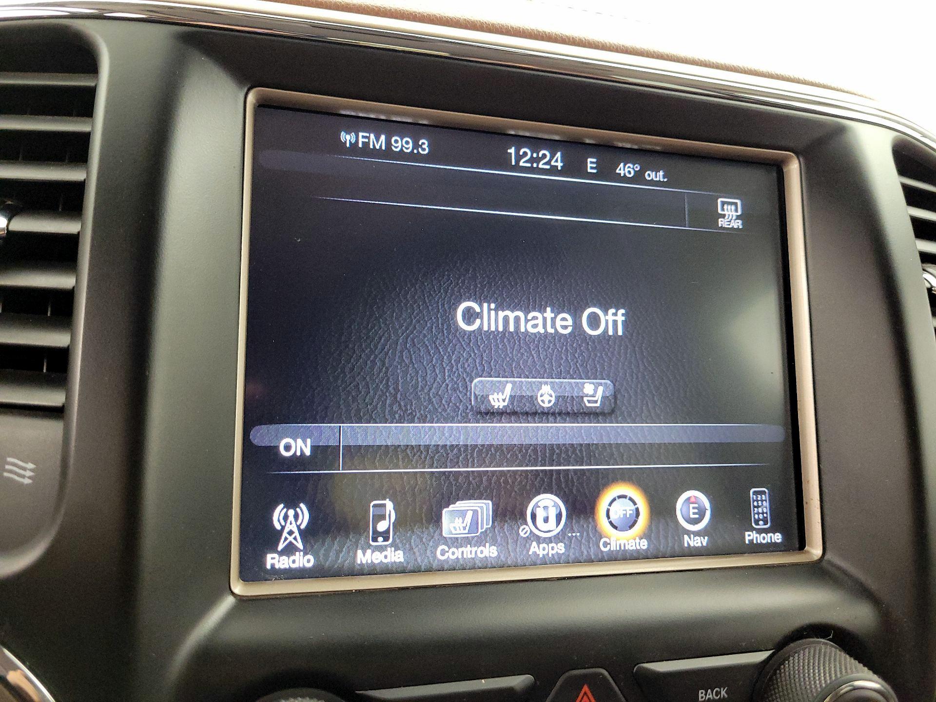 Thumbnail: 2015 Jeep Grand Cherokee - 16