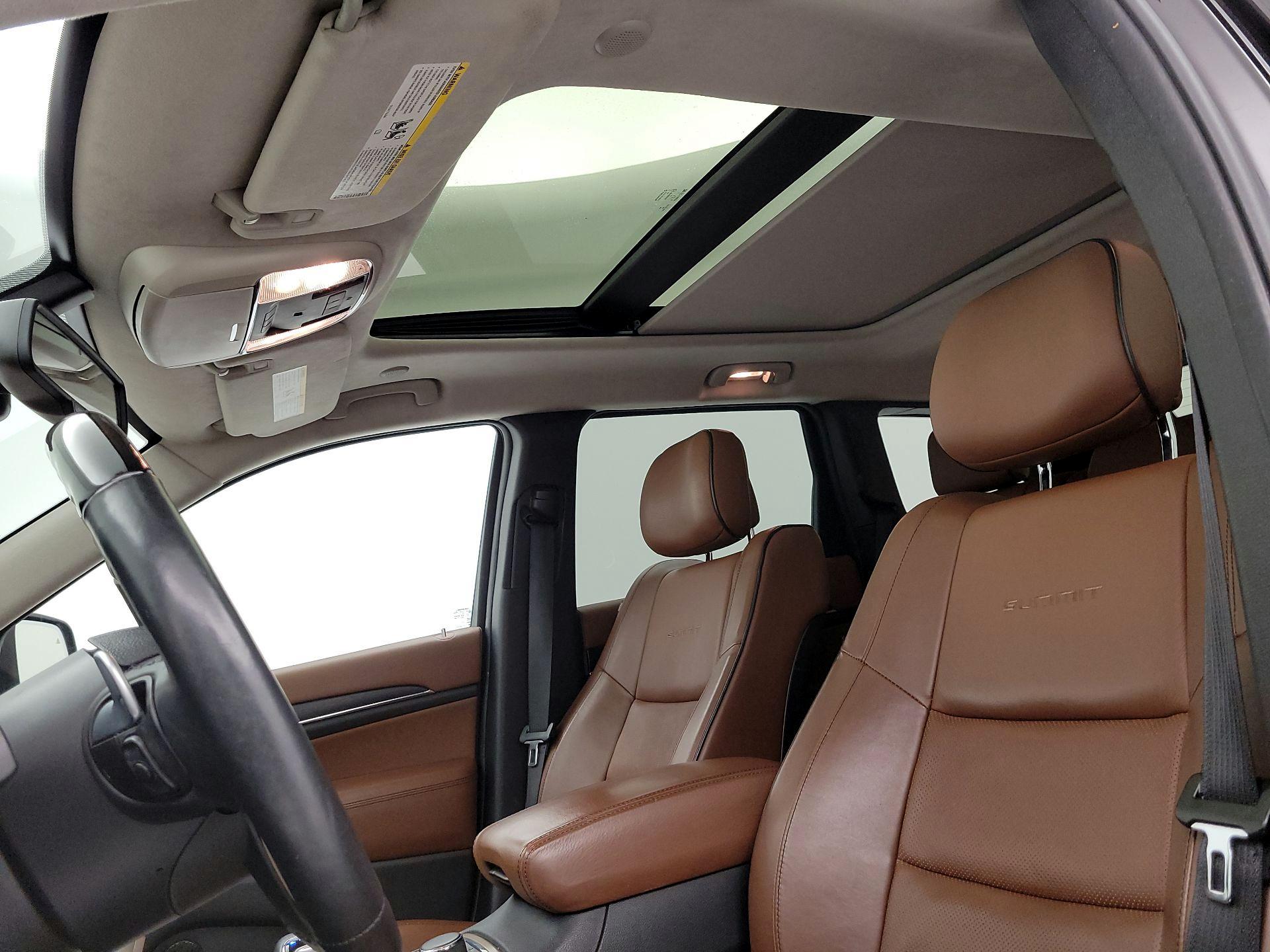 Thumbnail: 2015 Jeep Grand Cherokee - 20