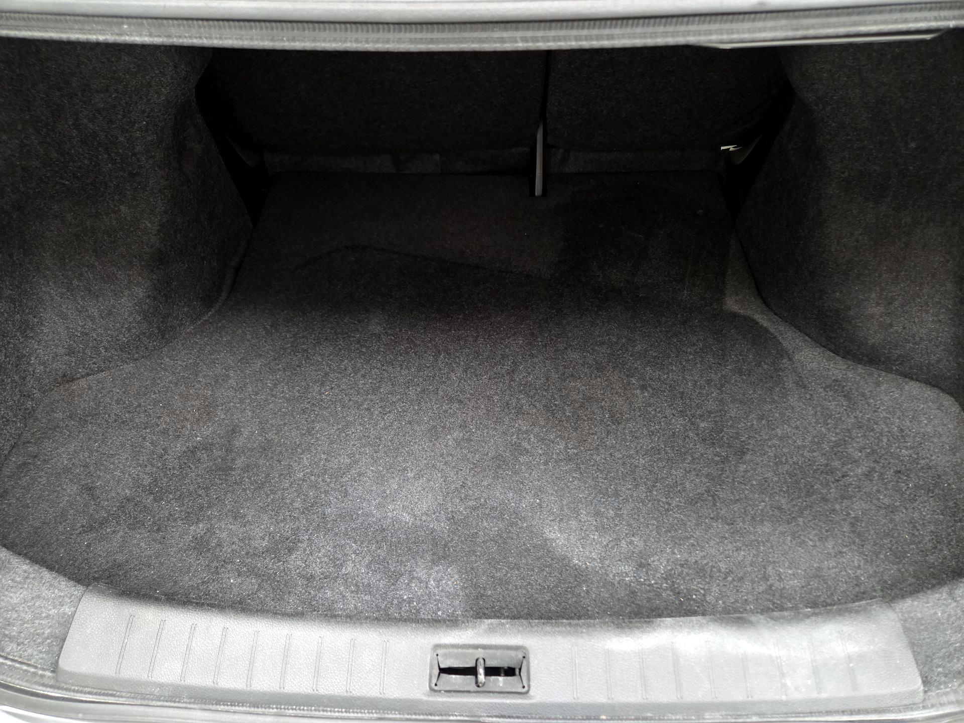 Thumbnail: 2018 Nissan Sentra - 19