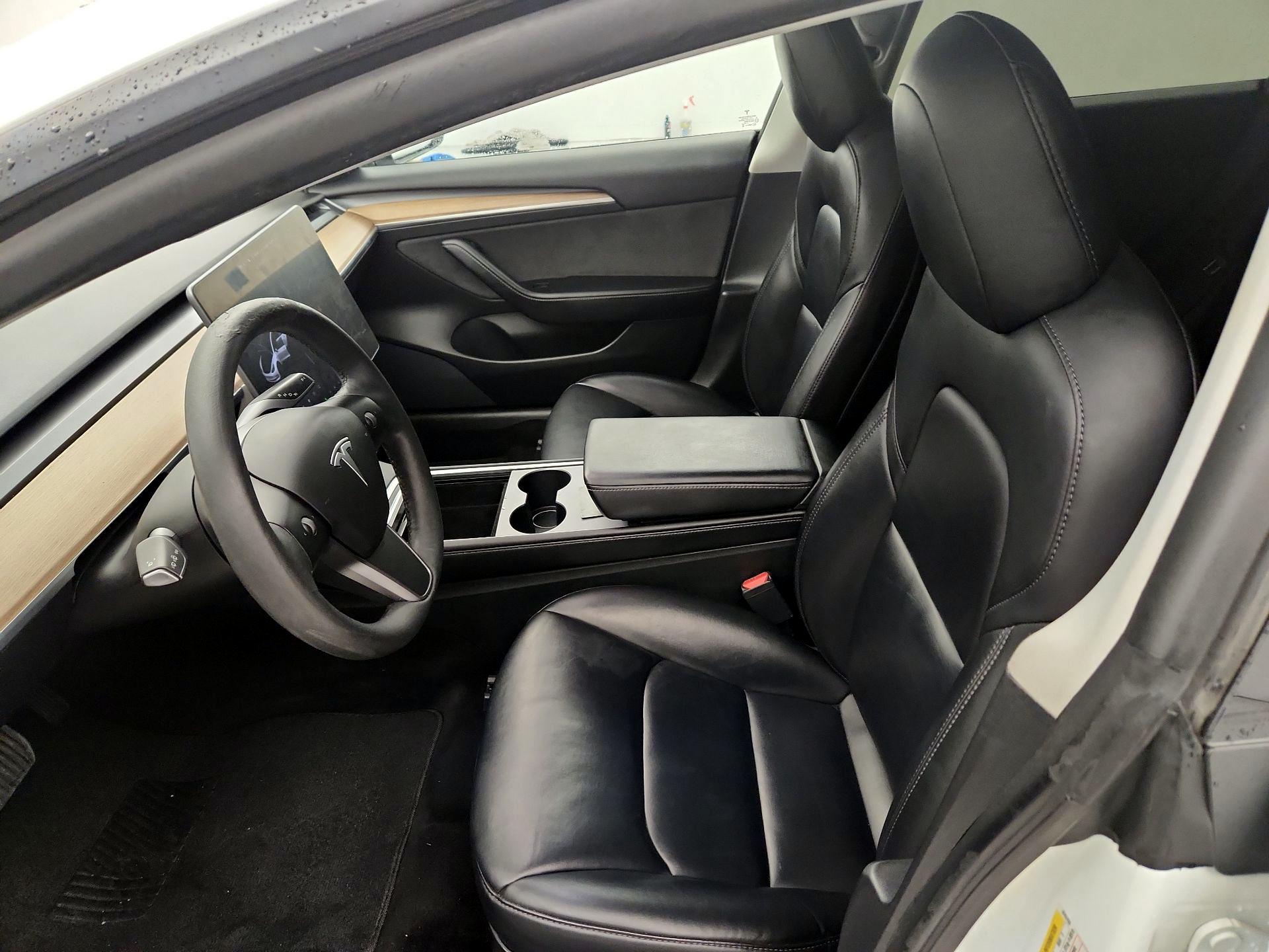 Thumbnail: 2021 Tesla Model 3 - 11