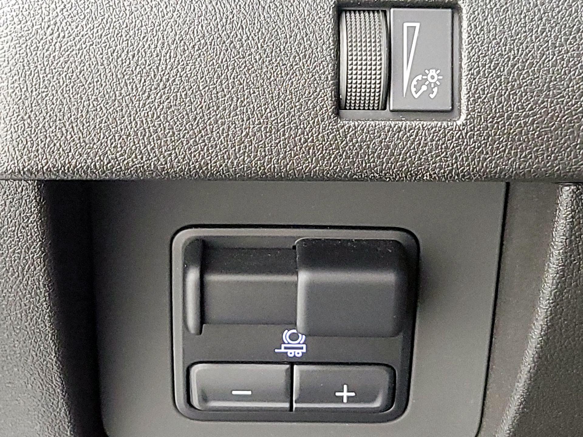 Thumbnail: 2023 GMC Canyon - 13