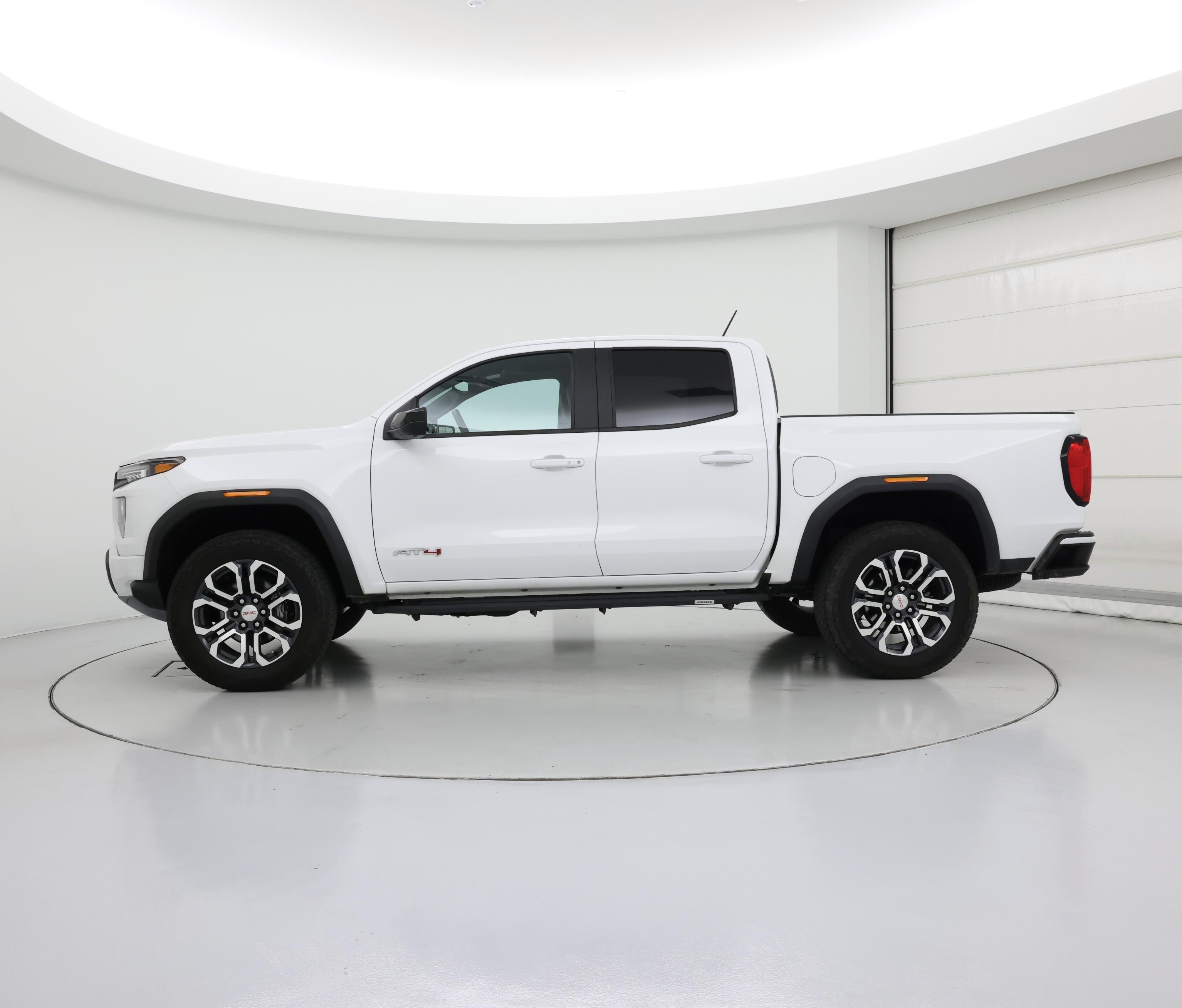 Thumbnail: 2023 GMC Canyon - 3