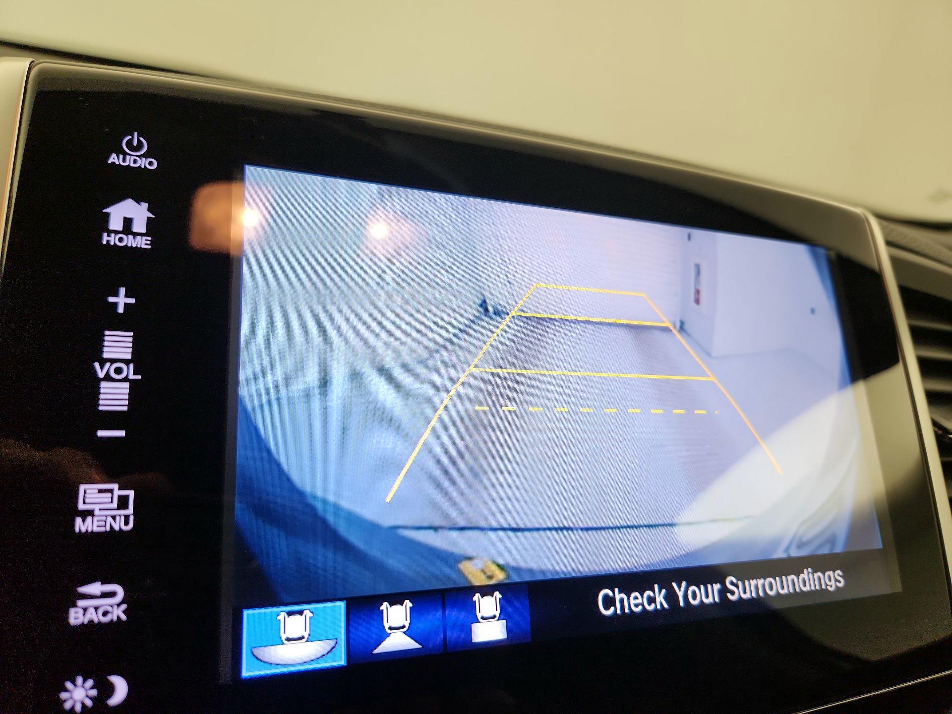 Thumbnail: 2017 Honda Pilot - 14