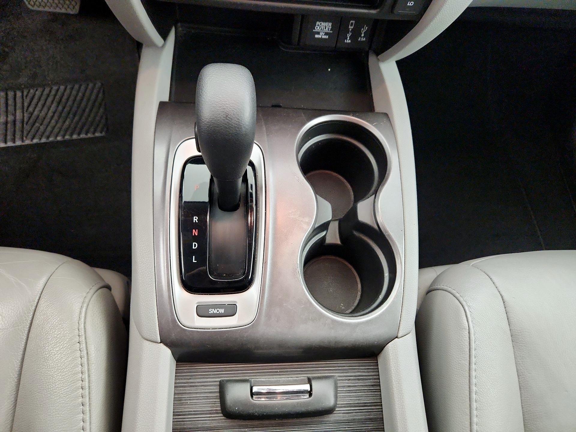 Thumbnail: 2017 Honda Pilot - 17