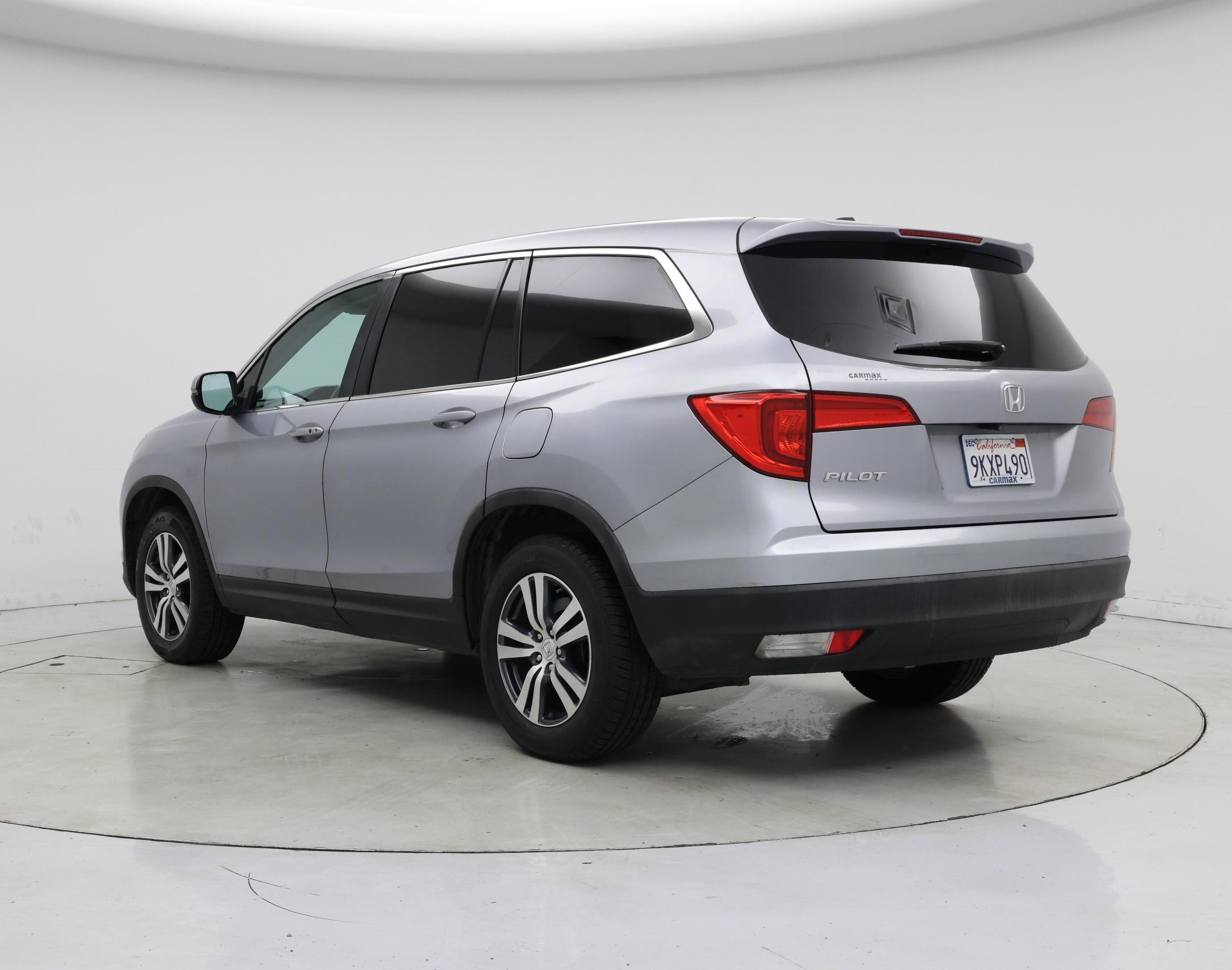 Thumbnail: 2017 Honda Pilot - 2