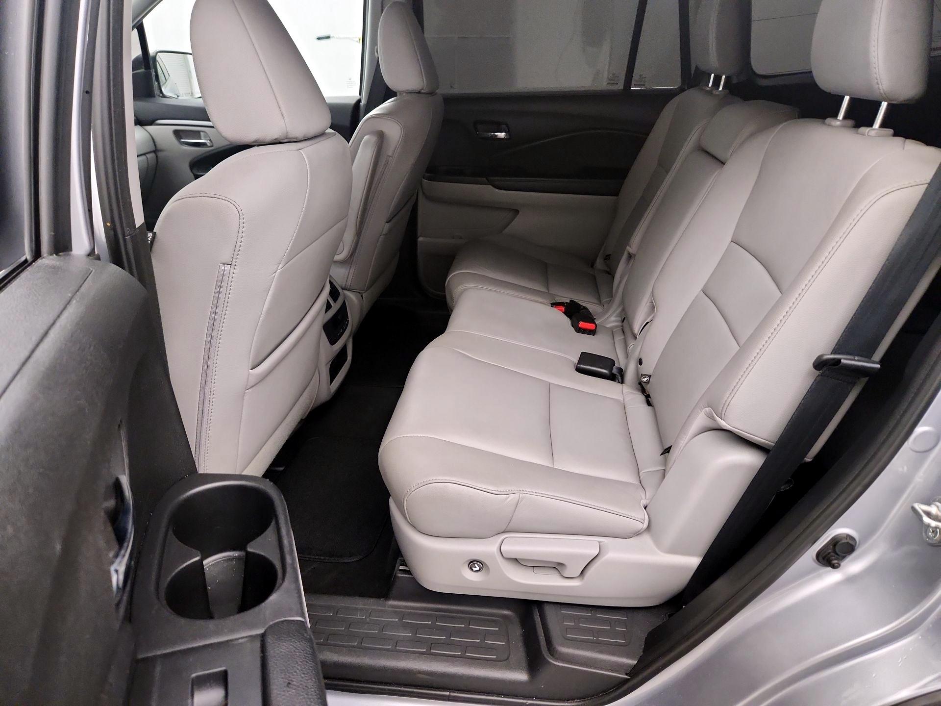 Thumbnail: 2017 Honda Pilot - 20