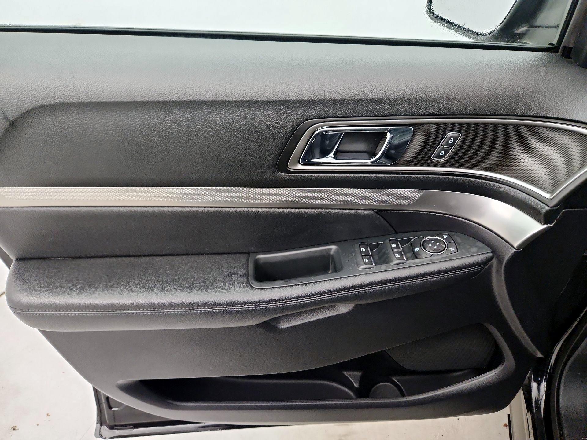 Thumbnail: 2019 Ford Explorer - 12