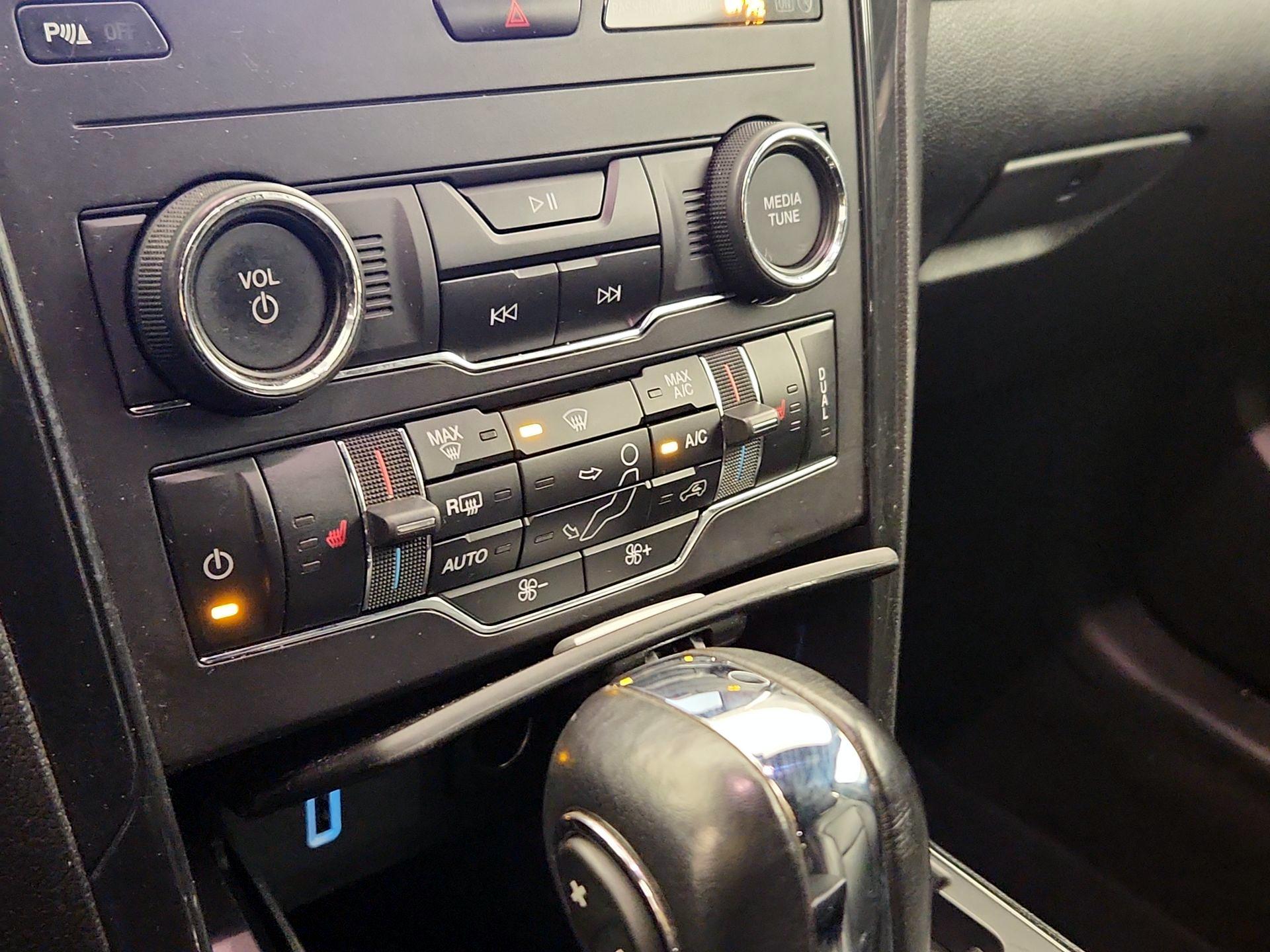 Thumbnail: 2019 Ford Explorer - 17