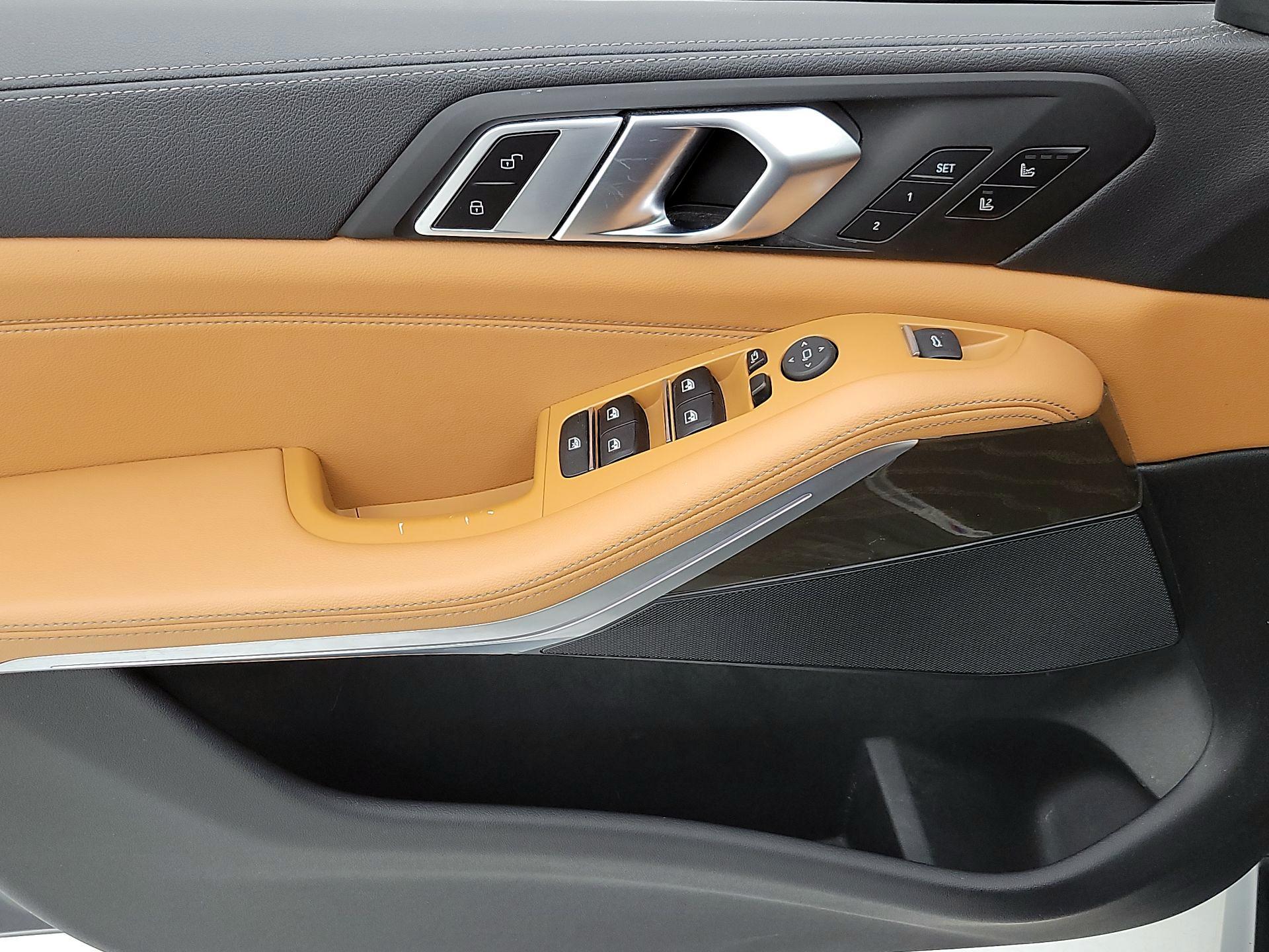 Thumbnail: 2022 BMW X5 - 12