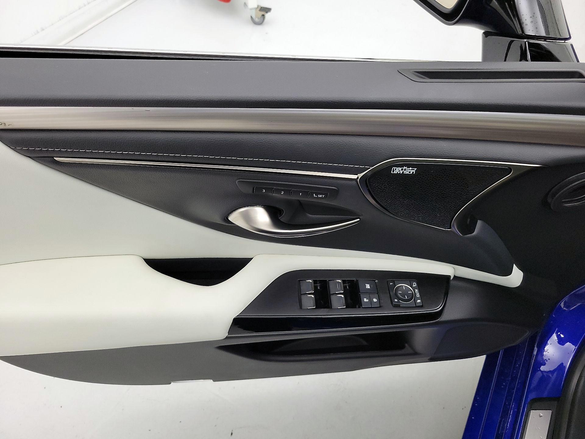 Thumbnail: 2024 Lexus ES - 12