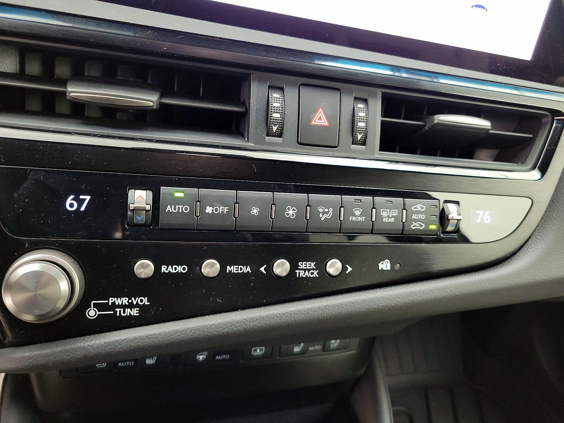 Thumbnail: 2024 Lexus ES - 16