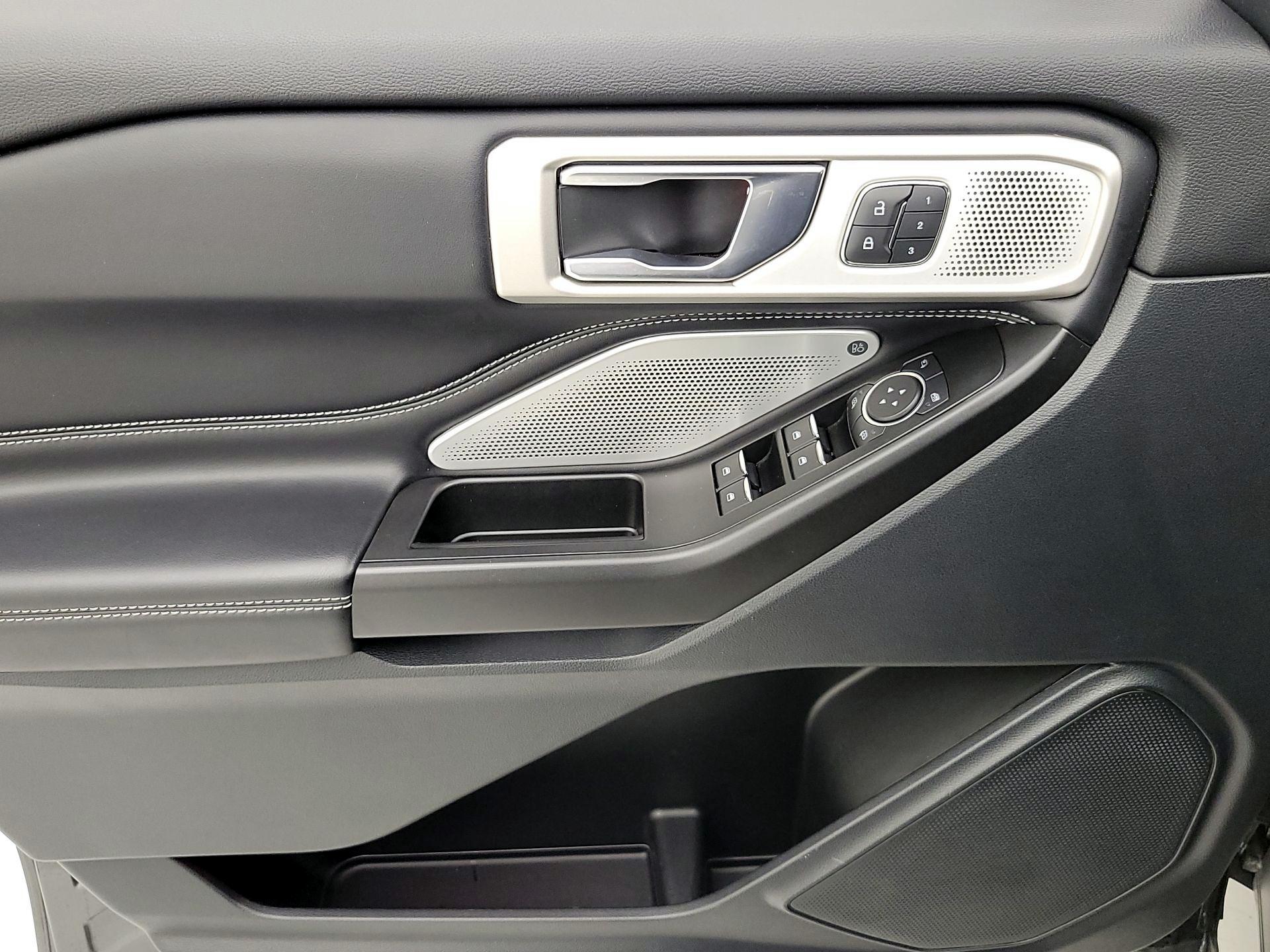 Thumbnail: 2020 Ford Explorer - 12