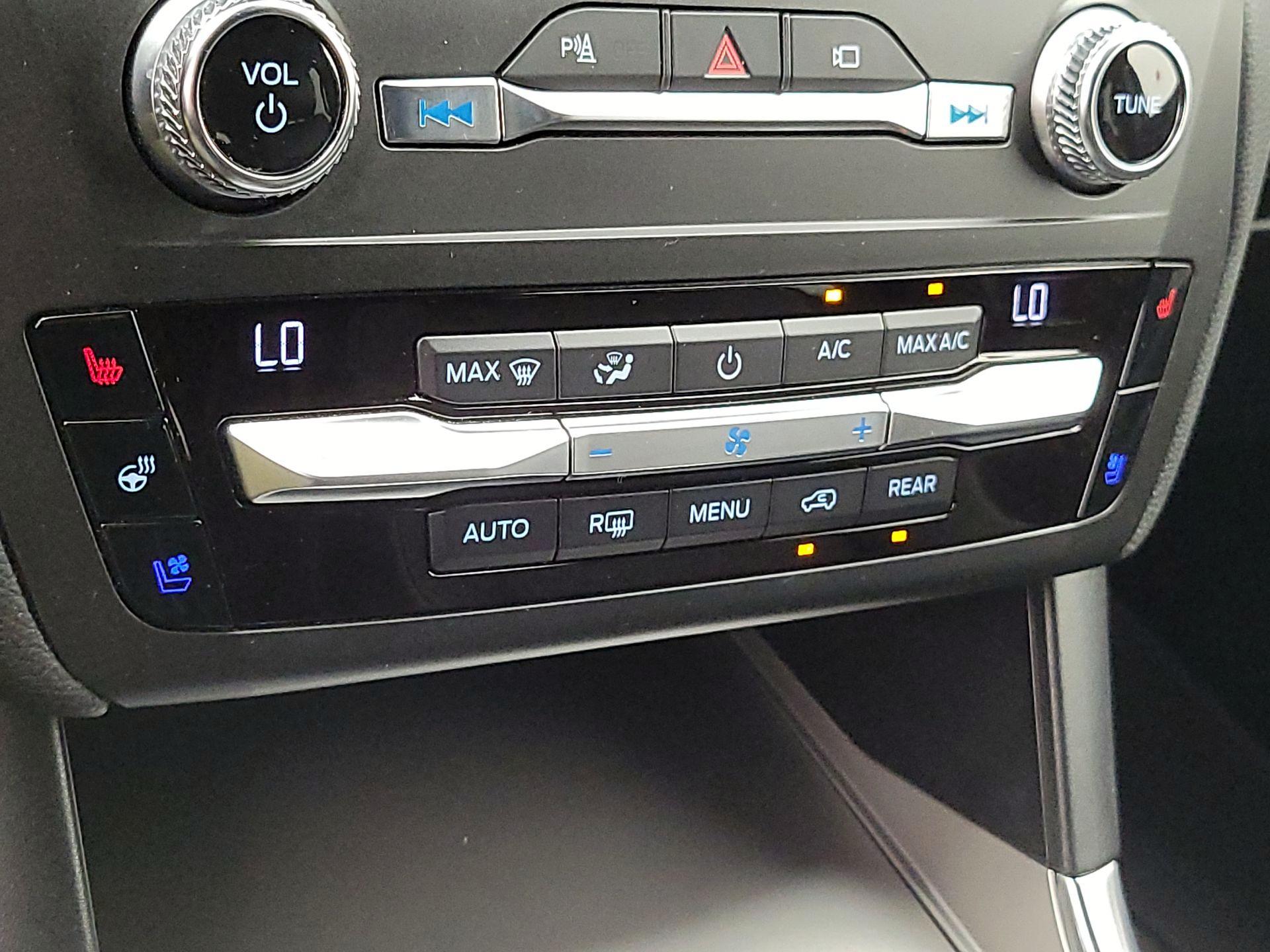 Thumbnail: 2020 Ford Explorer - 17