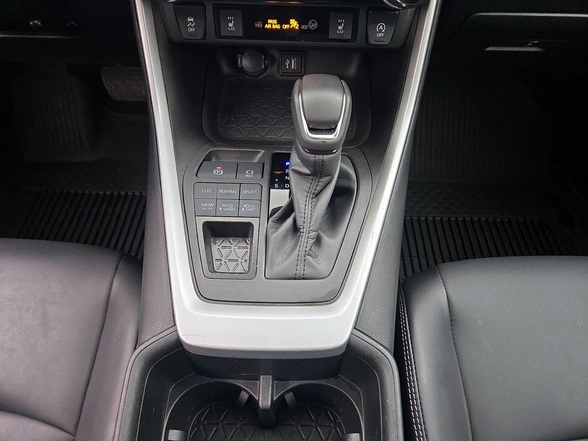 Thumbnail: 2023 Toyota RAV4 - 17