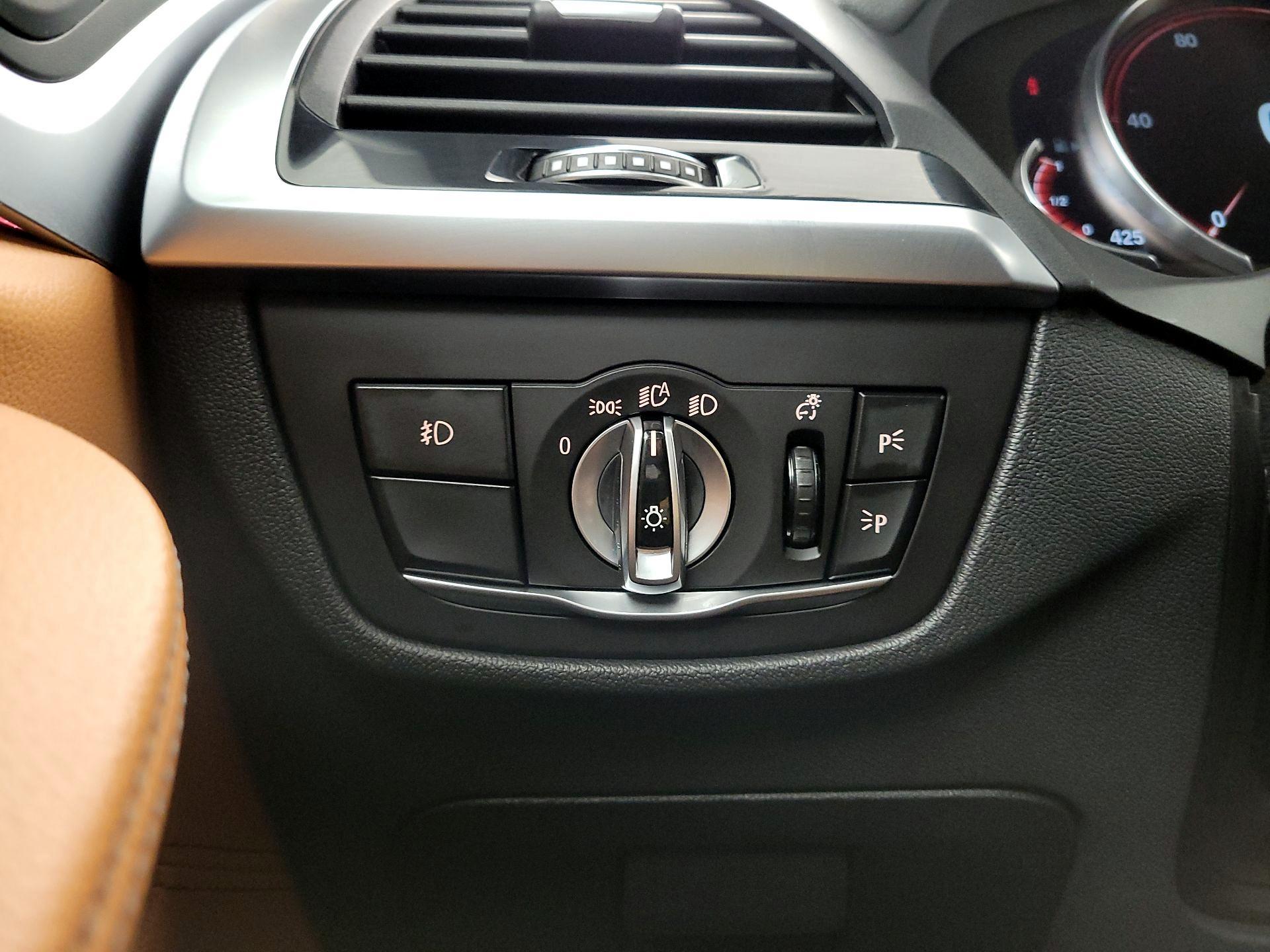 Thumbnail: 2019 BMW X4 - 13