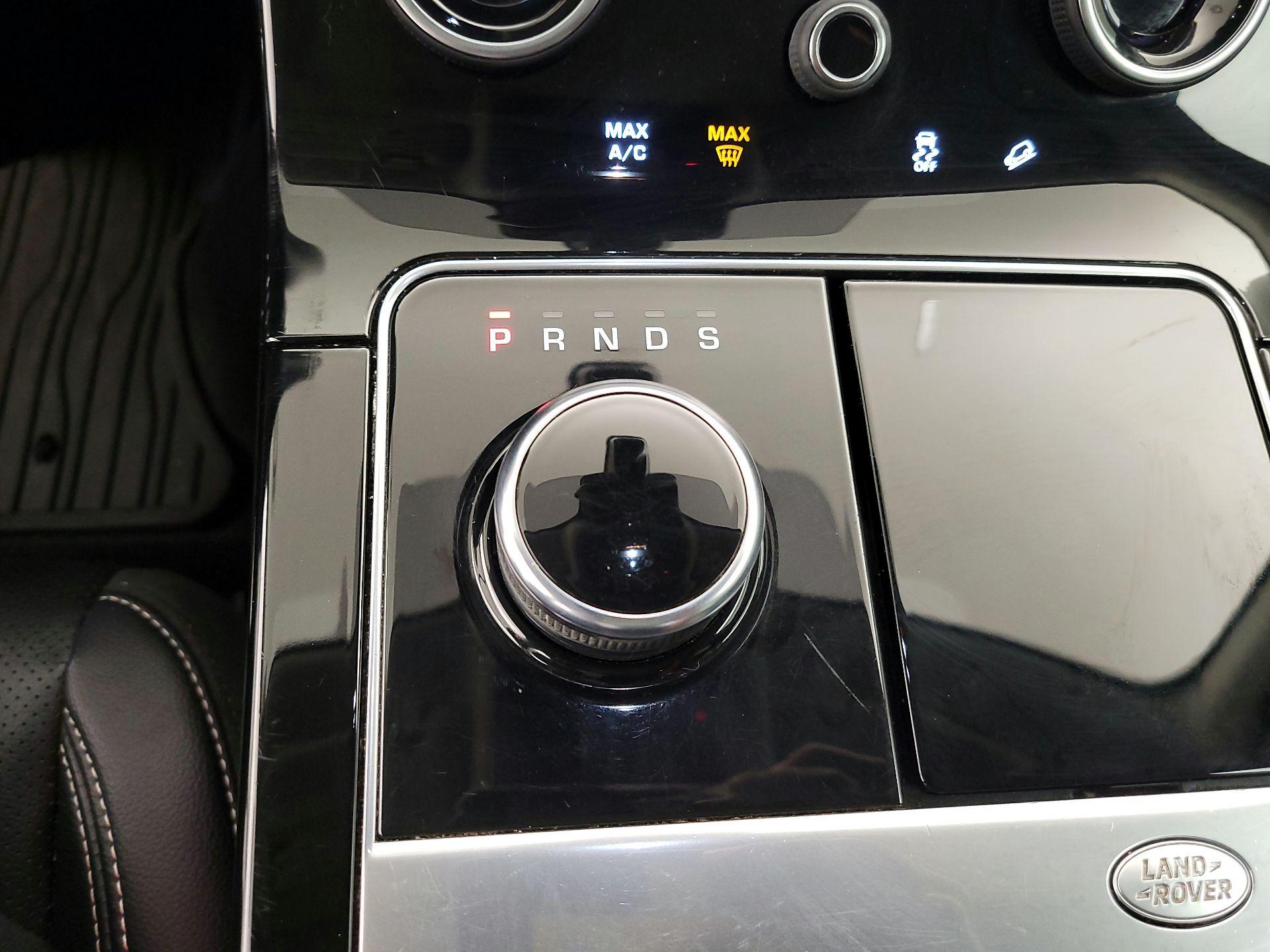 Thumbnail: 2019 Land Rover Range Rover Velar - 16