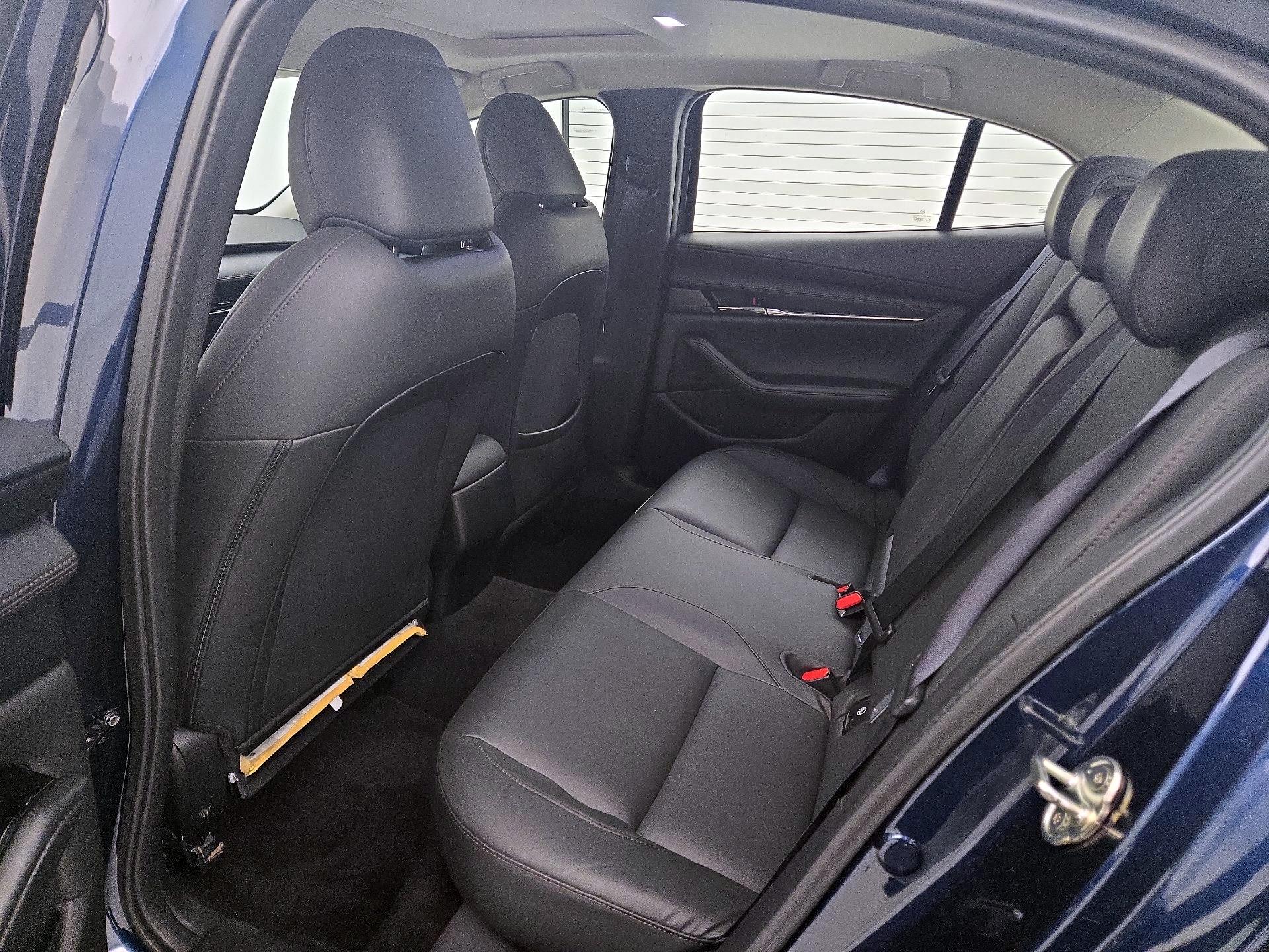 Thumbnail: 2023 Mazda Mazda3 - 18