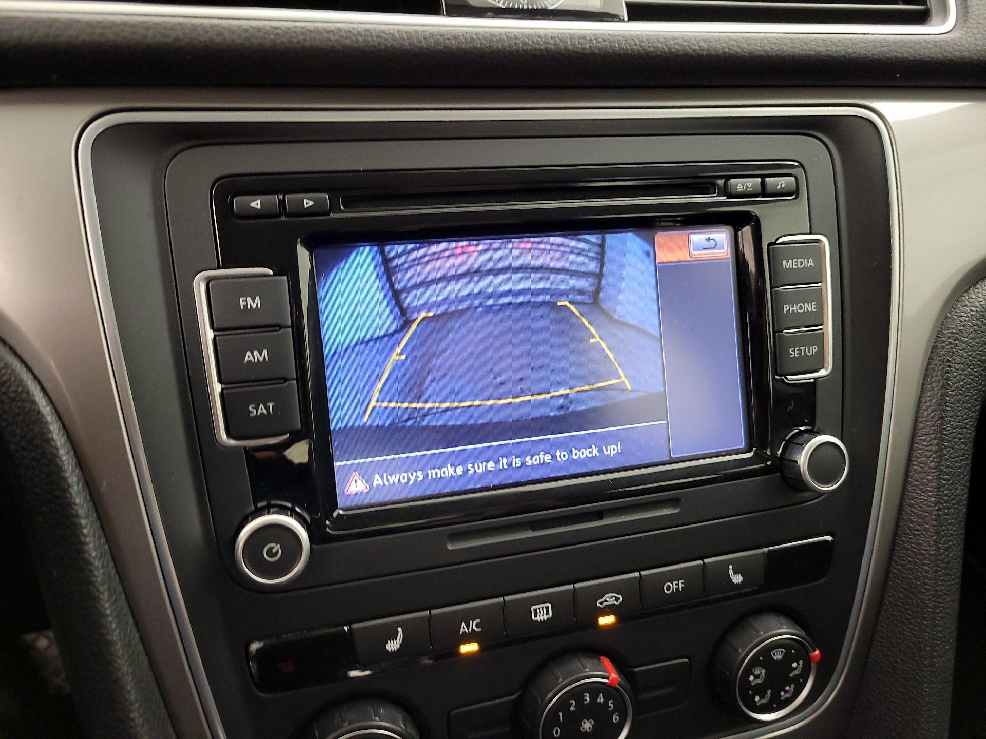 Thumbnail: 2015 Volkswagen Passat - 14