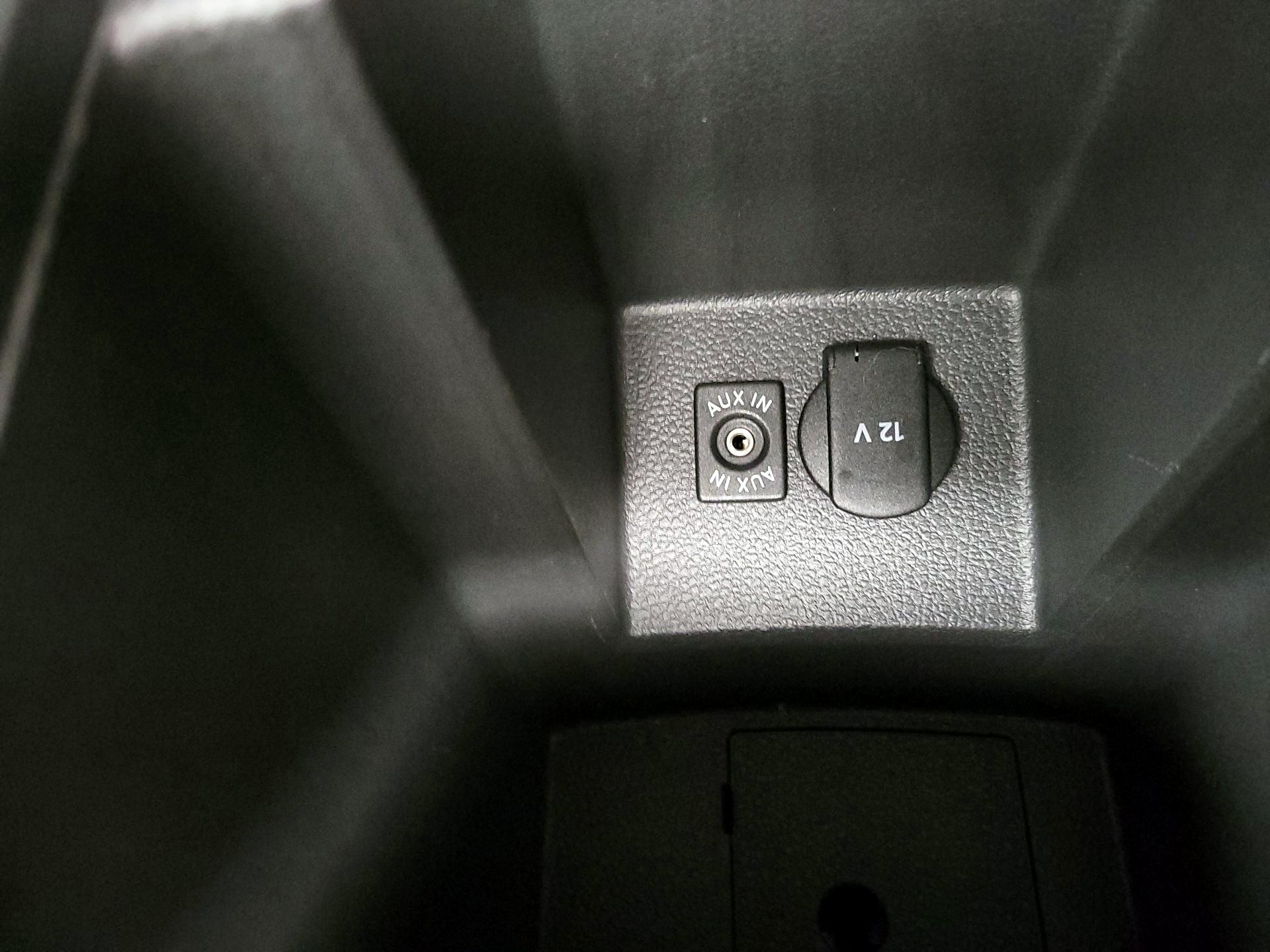 Thumbnail: 2015 Volkswagen Passat - 18