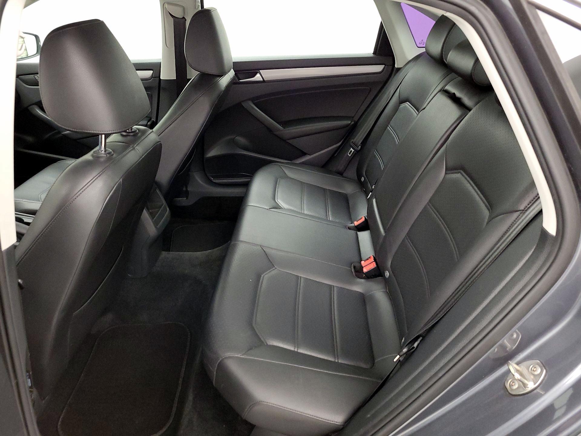 Thumbnail: 2015 Volkswagen Passat - 19