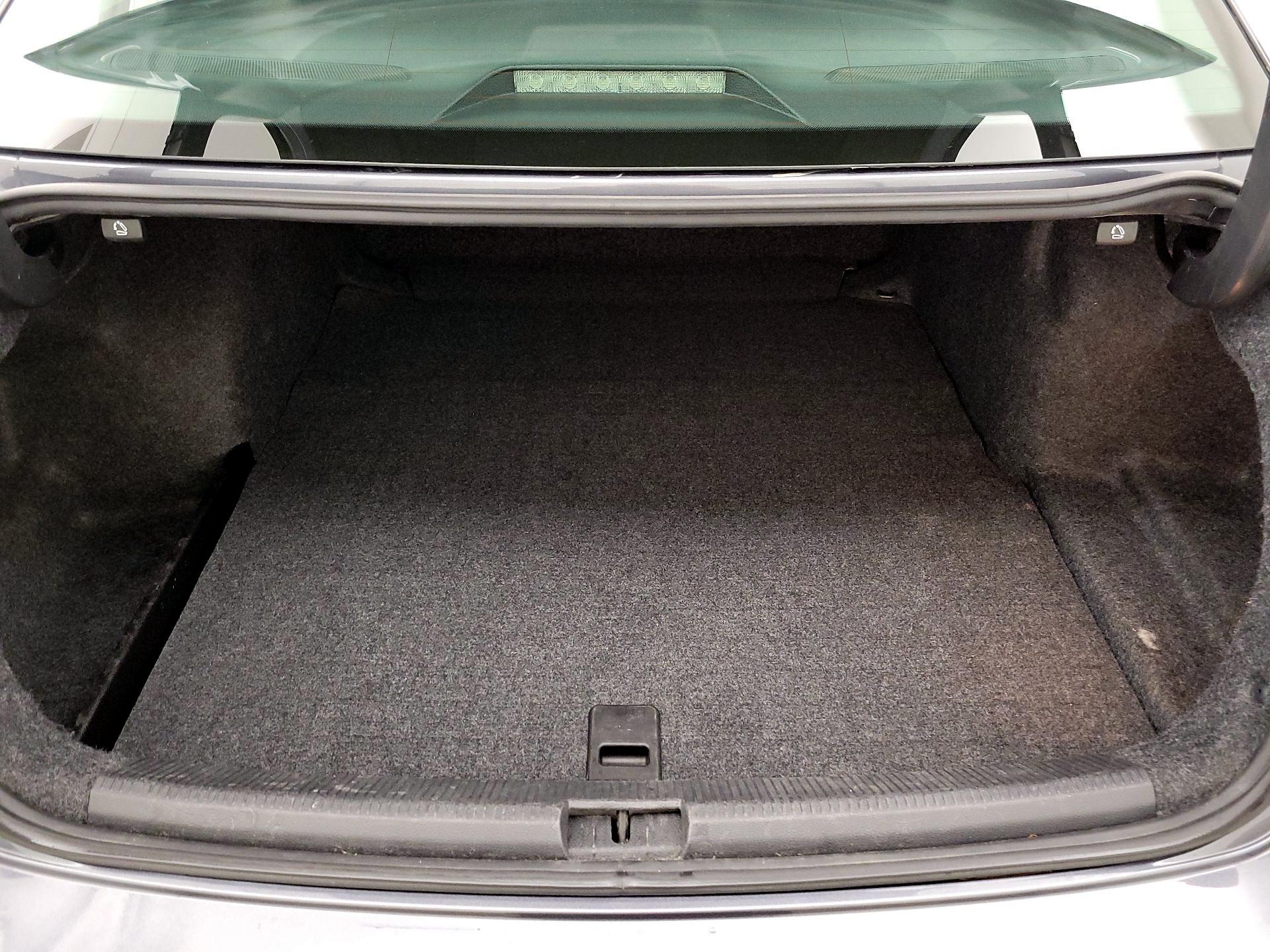 Thumbnail: 2015 Volkswagen Passat - 20