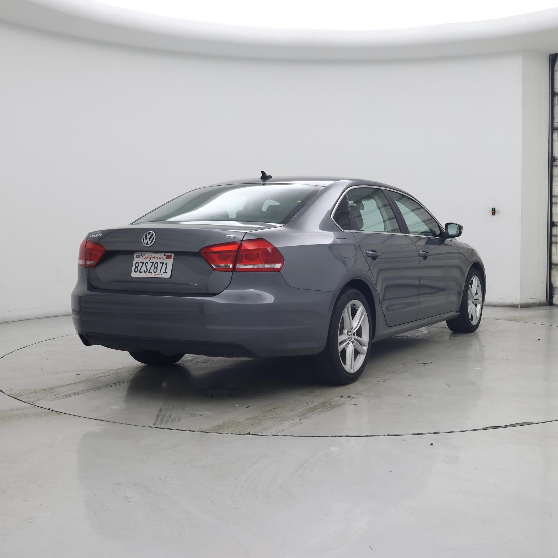 Thumbnail: 2015 Volkswagen Passat - 8