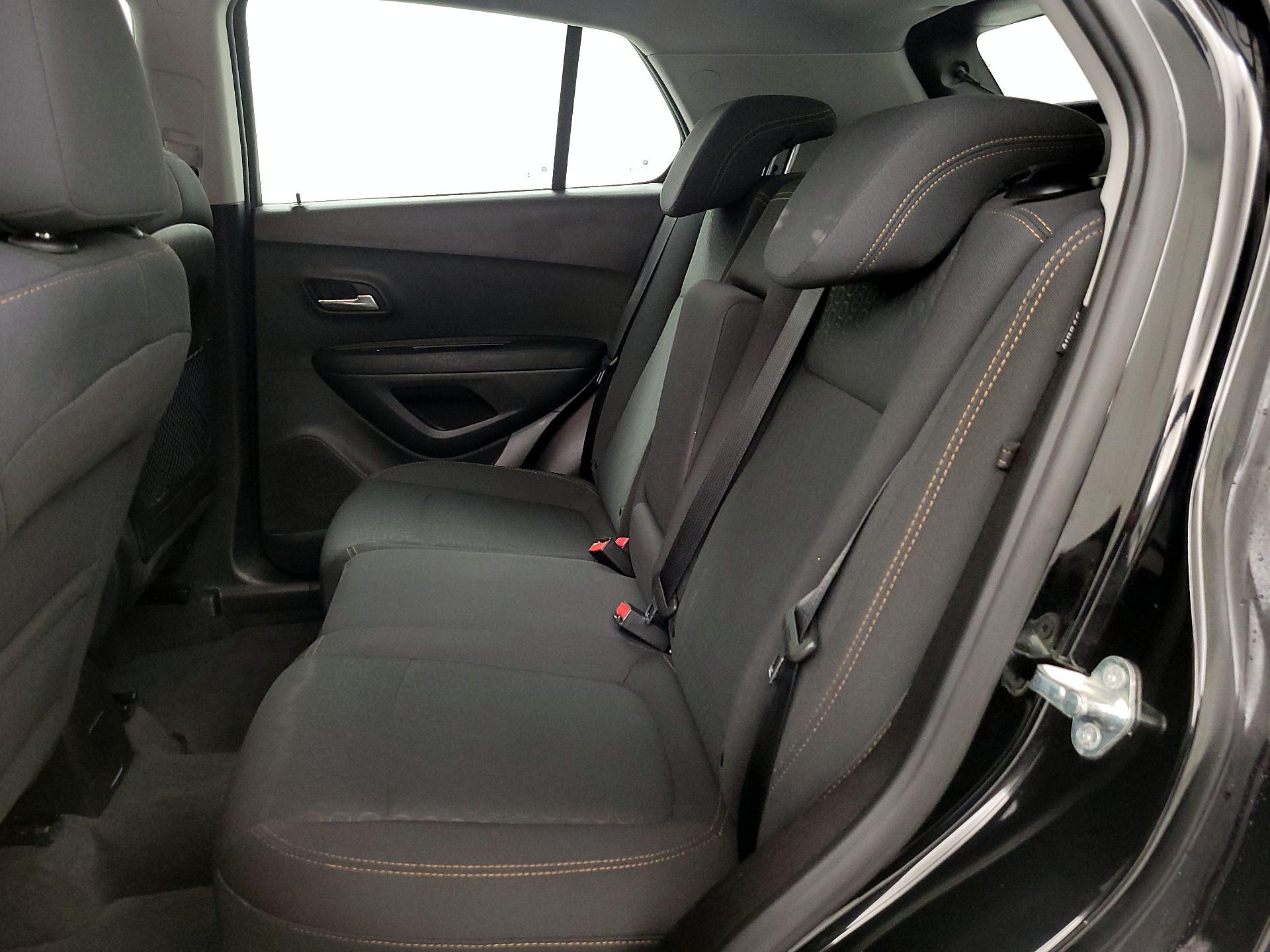 Thumbnail: 2018 Chevrolet Trax - 17