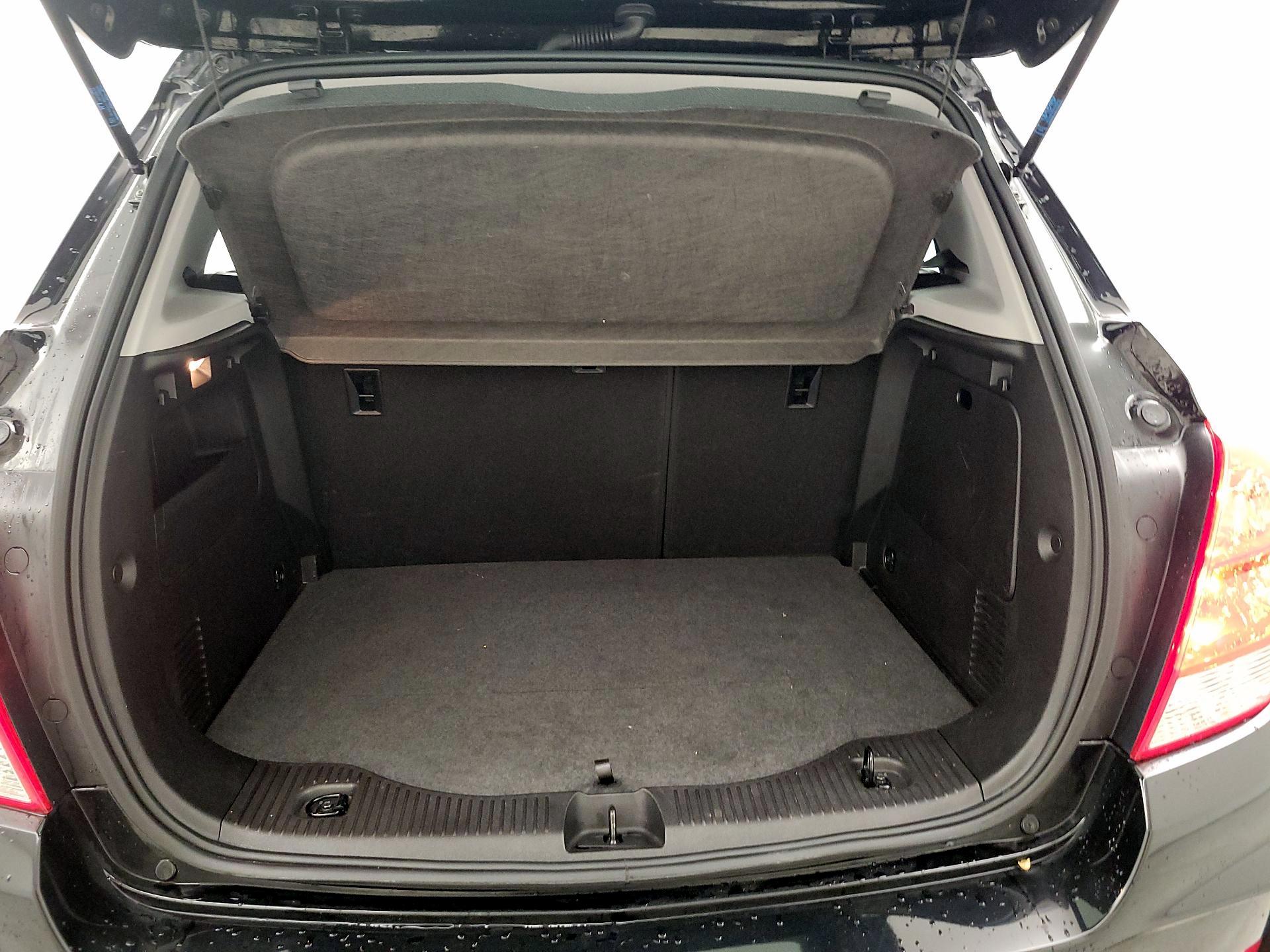 Thumbnail: 2018 Chevrolet Trax - 18