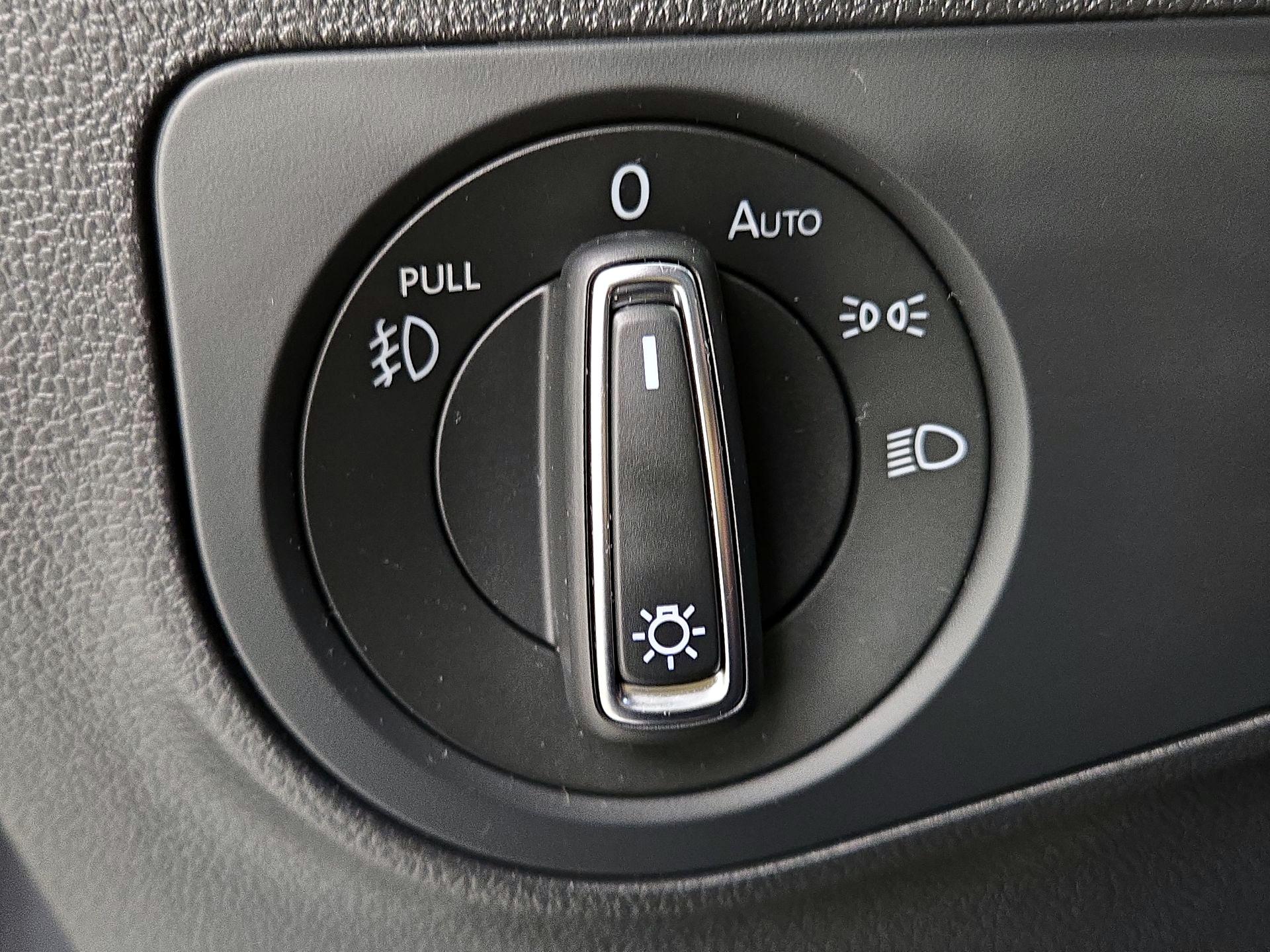 Thumbnail: 2021 Volkswagen Tiguan - 13