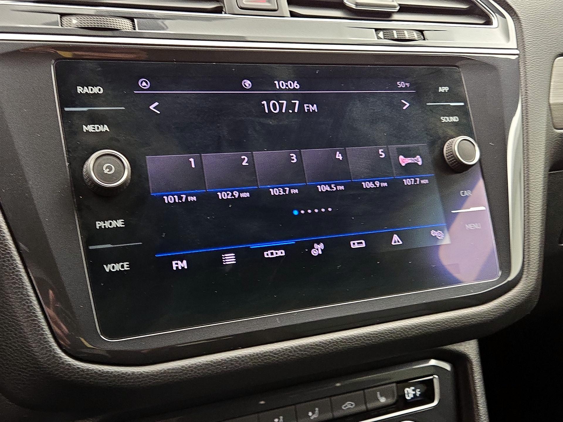 Thumbnail: 2021 Volkswagen Tiguan - 15