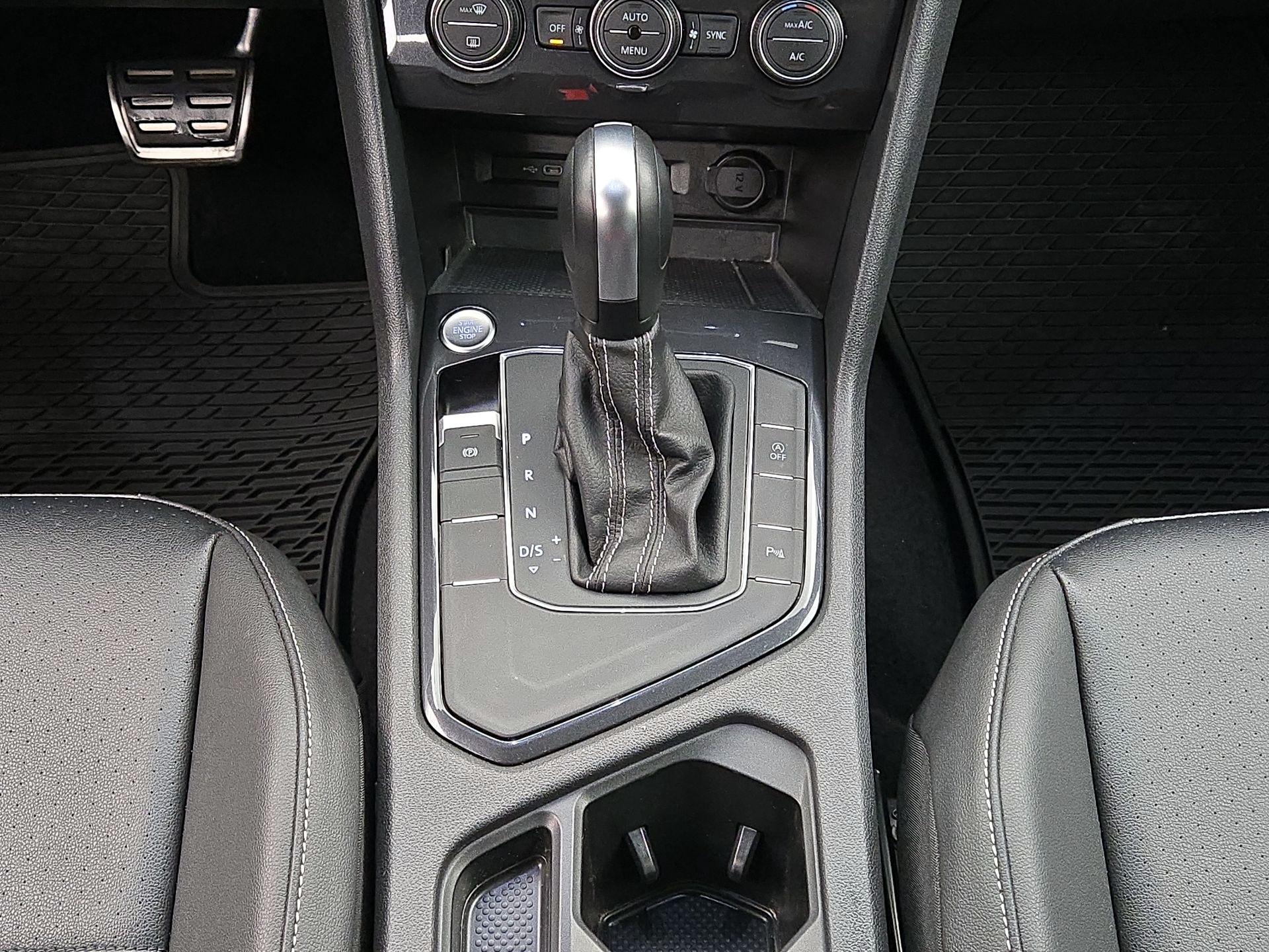 Thumbnail: 2021 Volkswagen Tiguan - 17