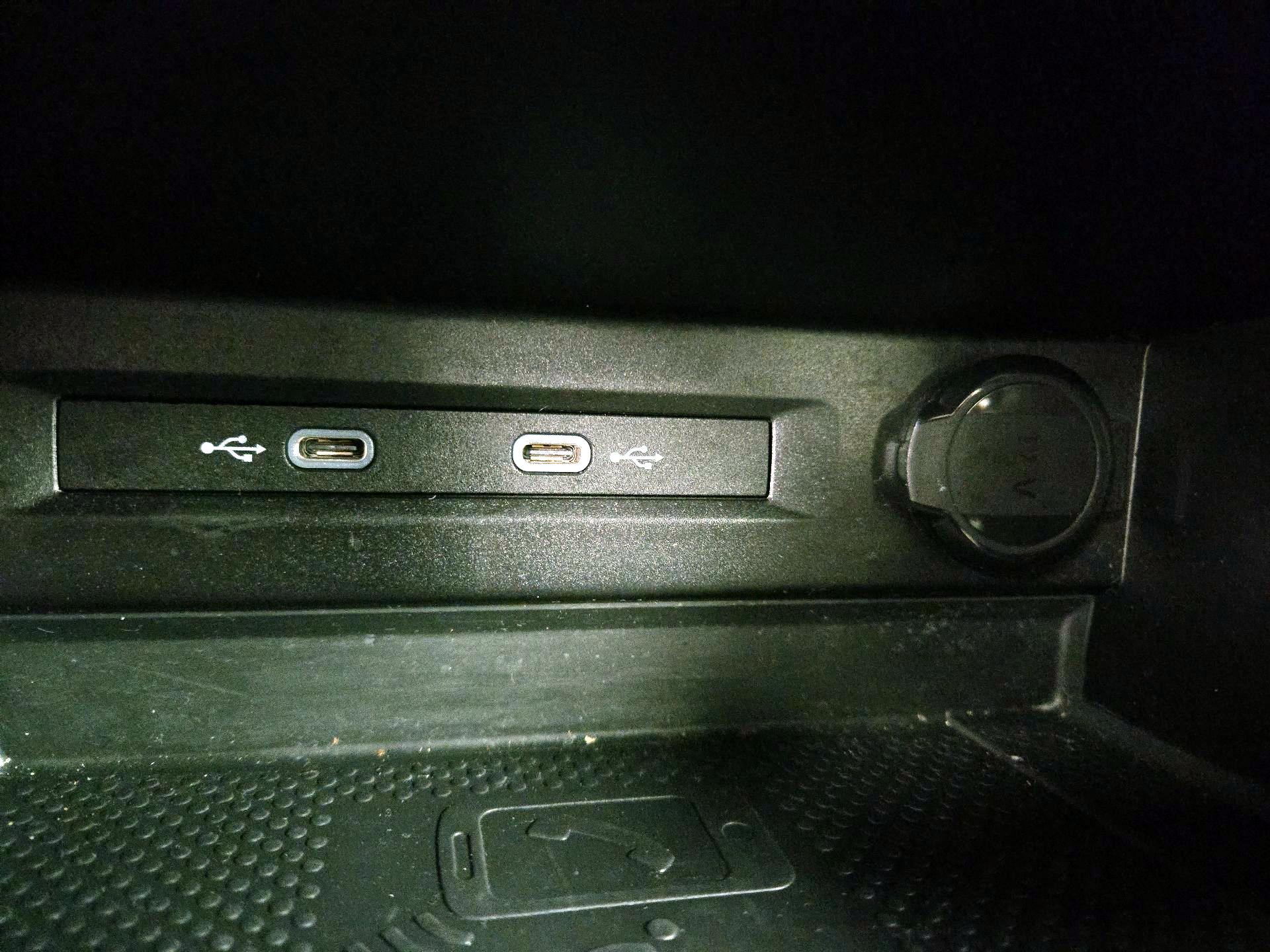 Thumbnail: 2021 Volkswagen Tiguan - 18