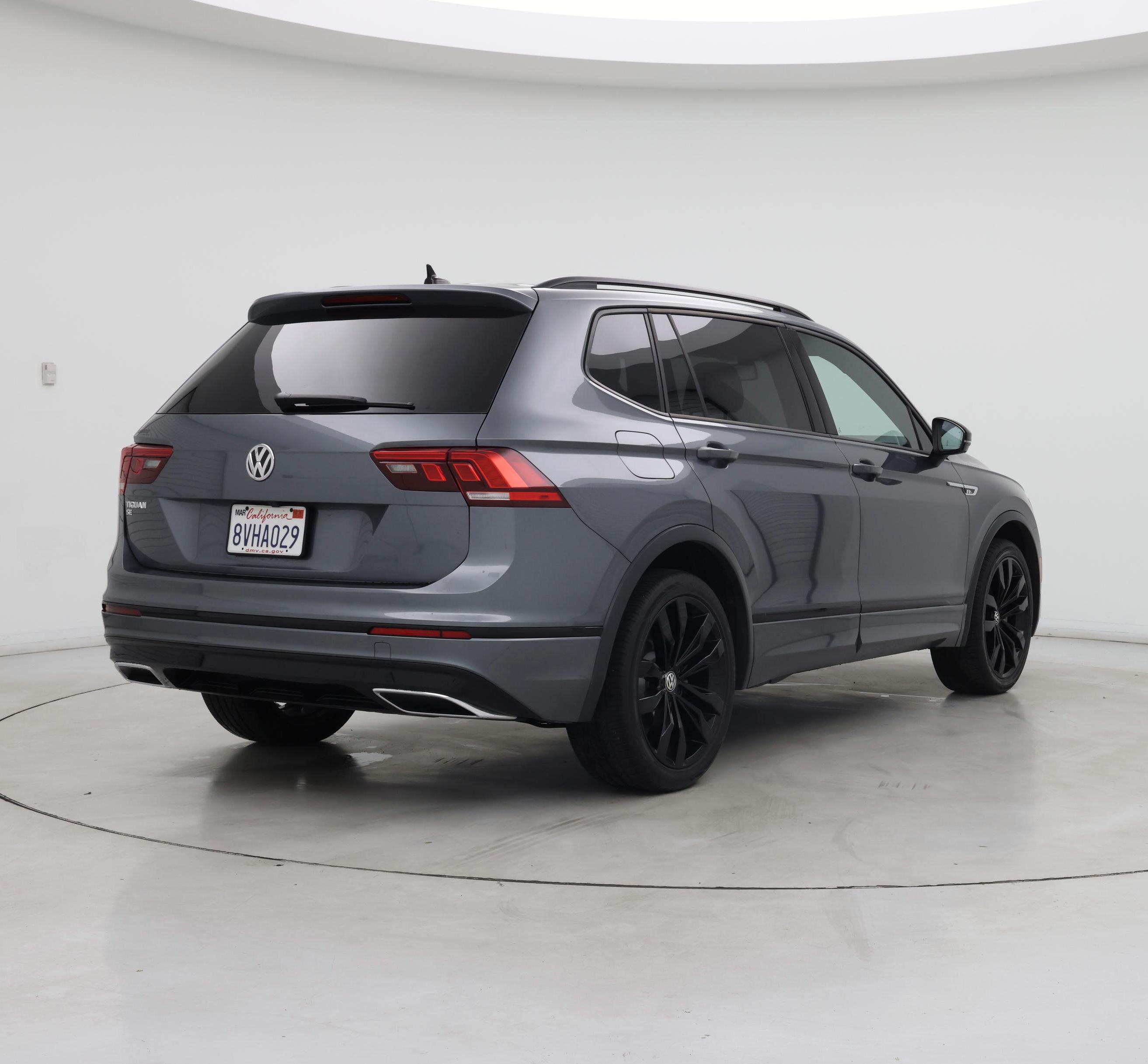 Thumbnail: 2021 Volkswagen Tiguan - 8