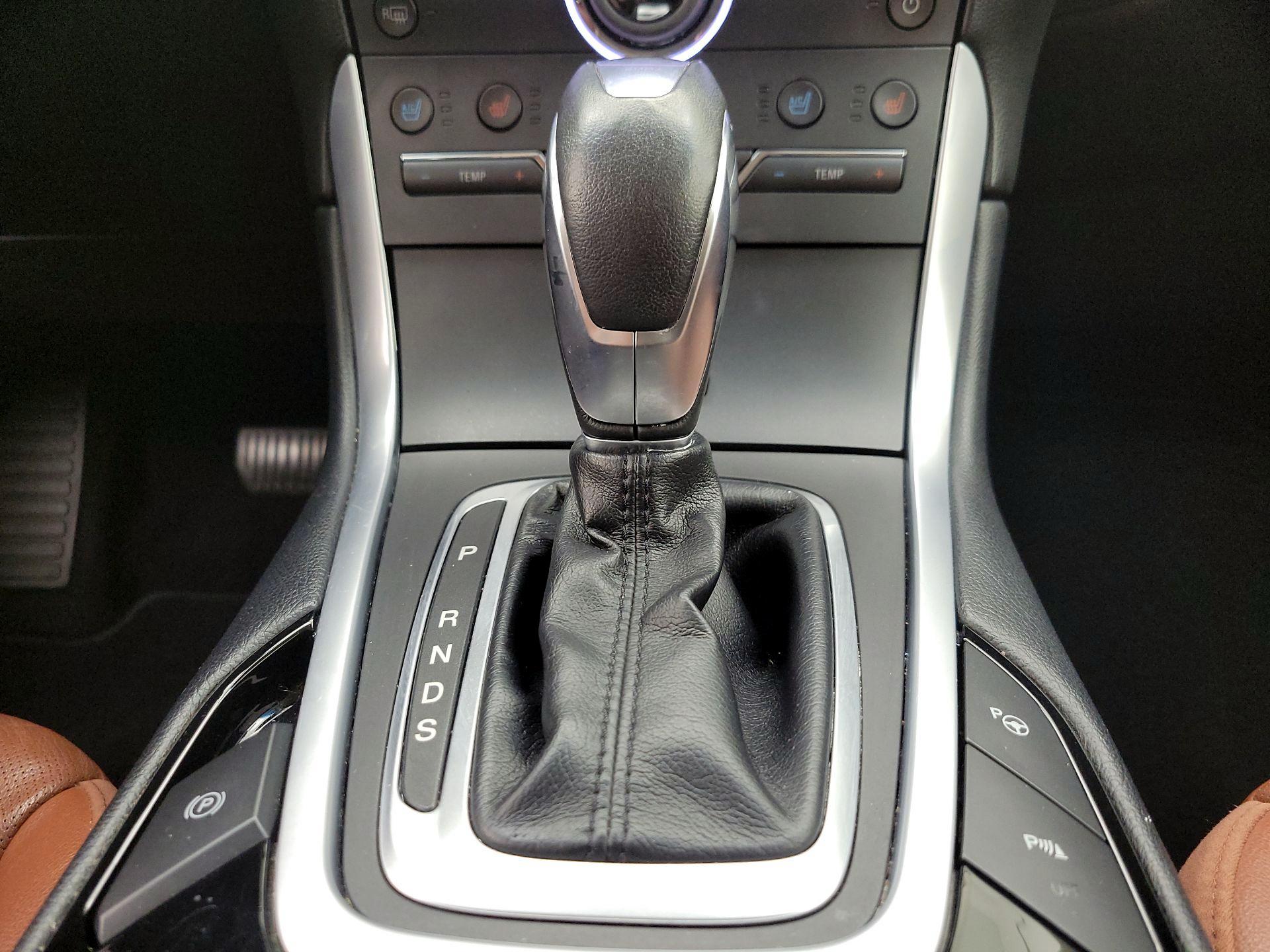 Thumbnail: 2015 Ford Edge - 18