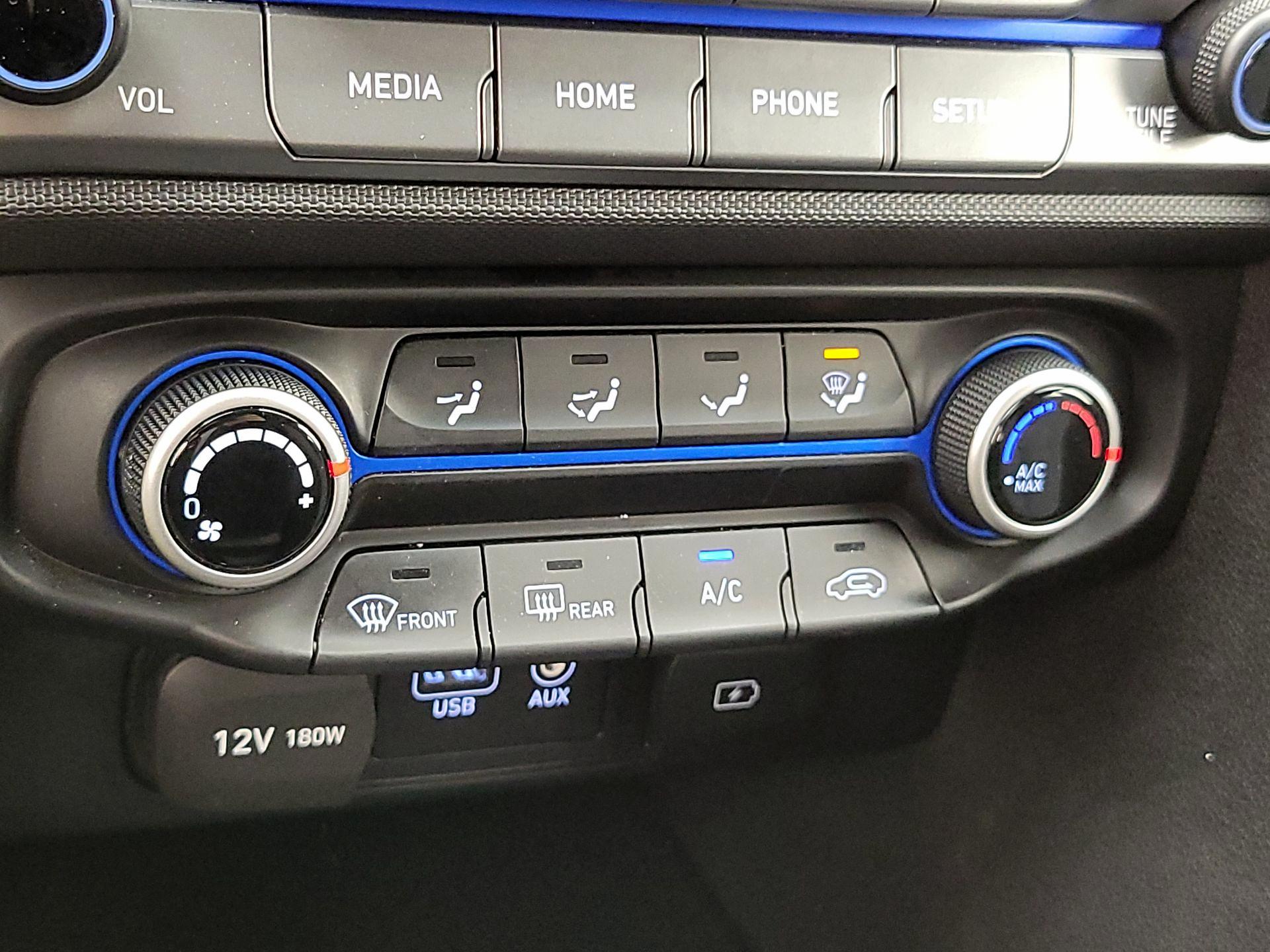 Thumbnail: 2019 Hyundai Veloster - 16