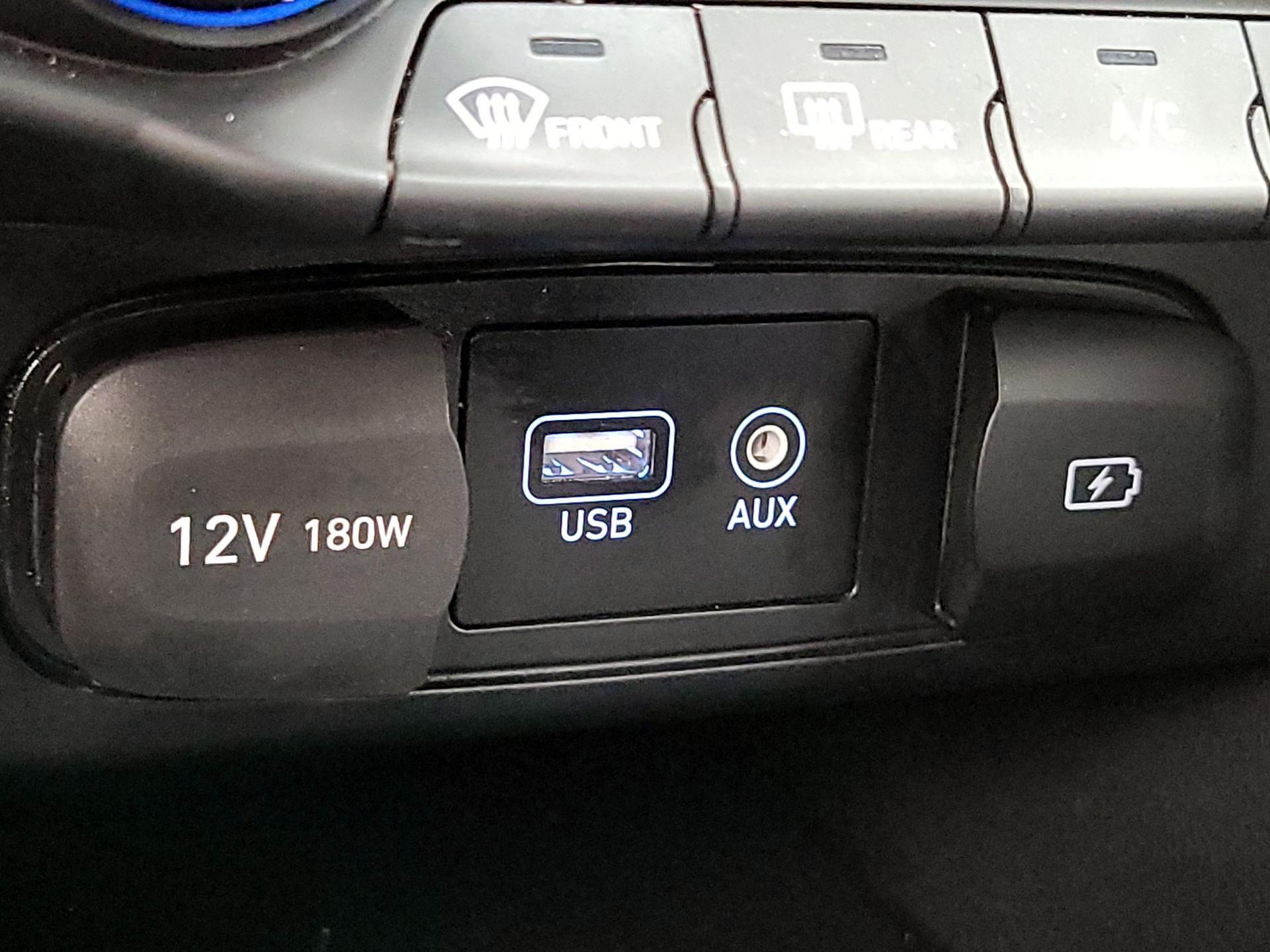 Thumbnail: 2019 Hyundai Veloster - 18