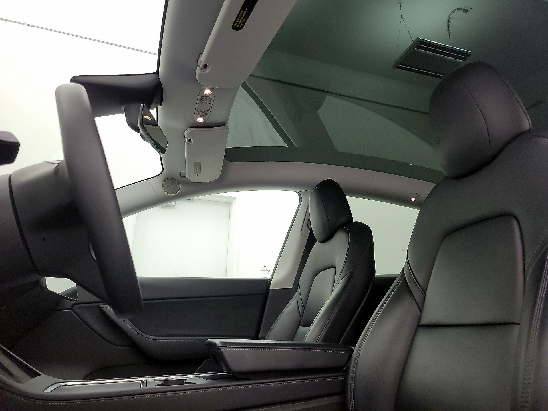 Thumbnail: 2022 Tesla Model Y - 19