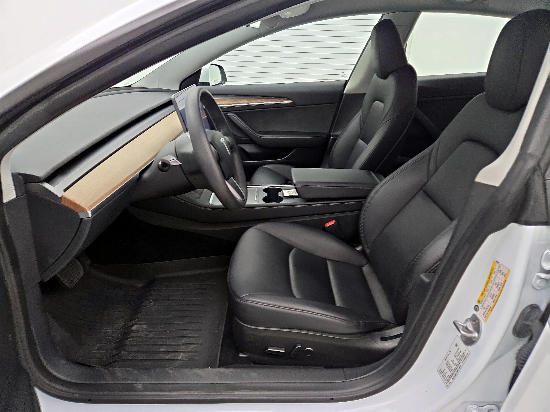 Thumbnail: 2023 Tesla Model 3 - 11