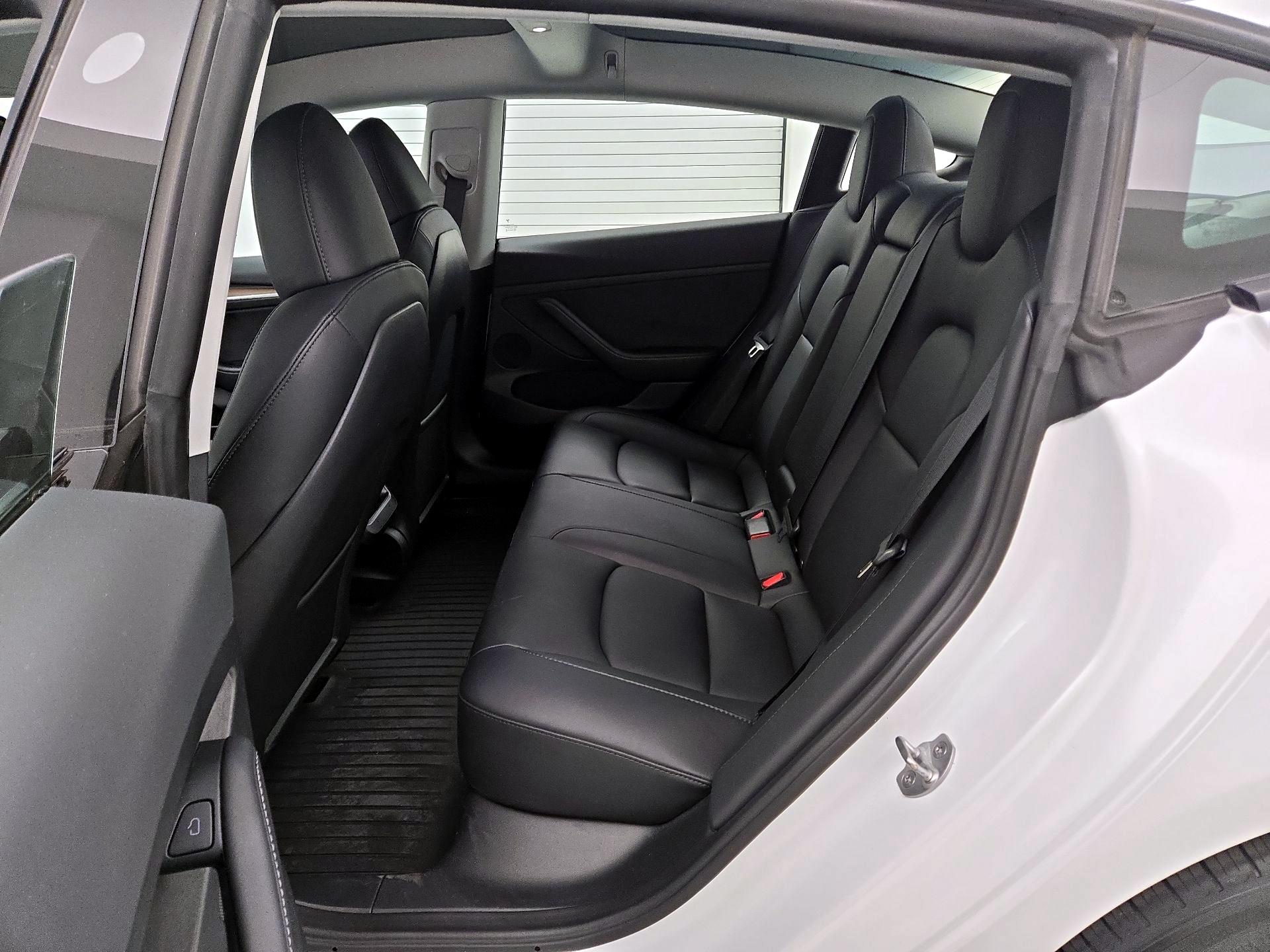 Thumbnail: 2023 Tesla Model 3 - 19