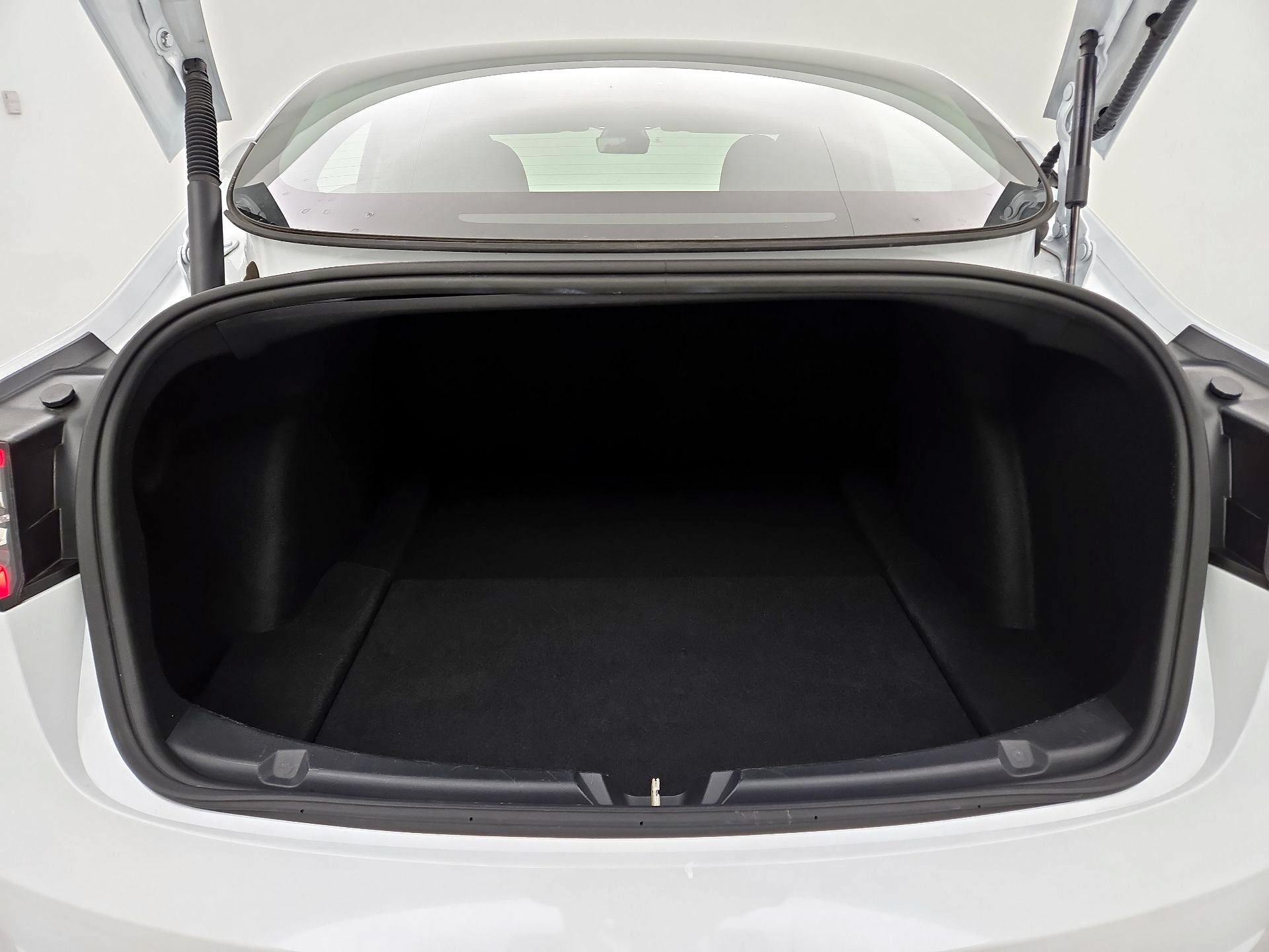 Thumbnail: 2023 Tesla Model 3 - 20