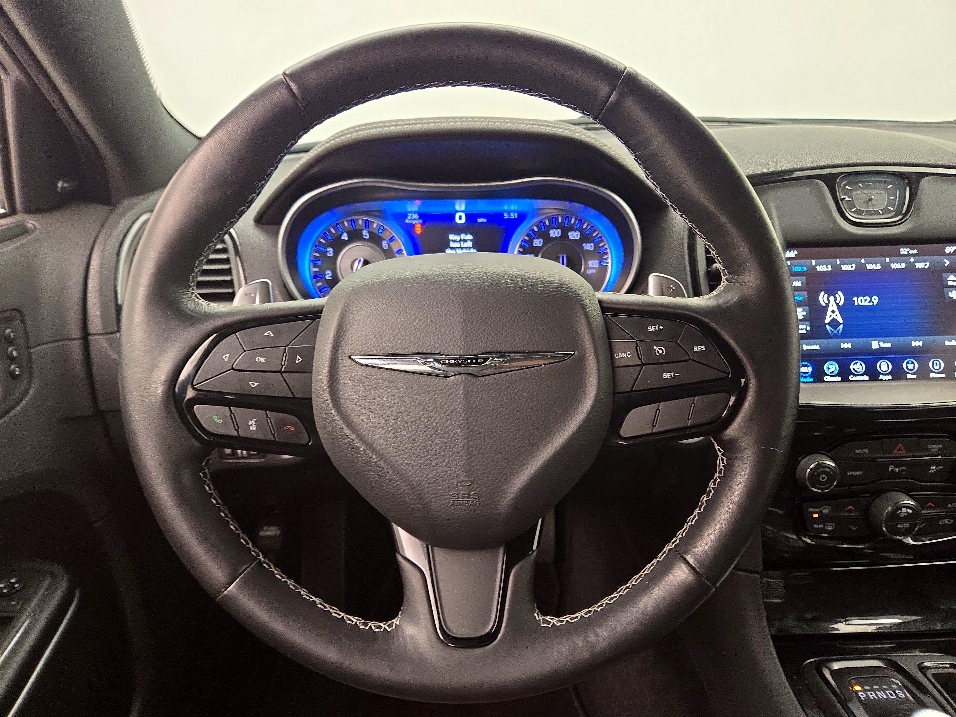 Thumbnail: 2022 Chrysler 300 - 10