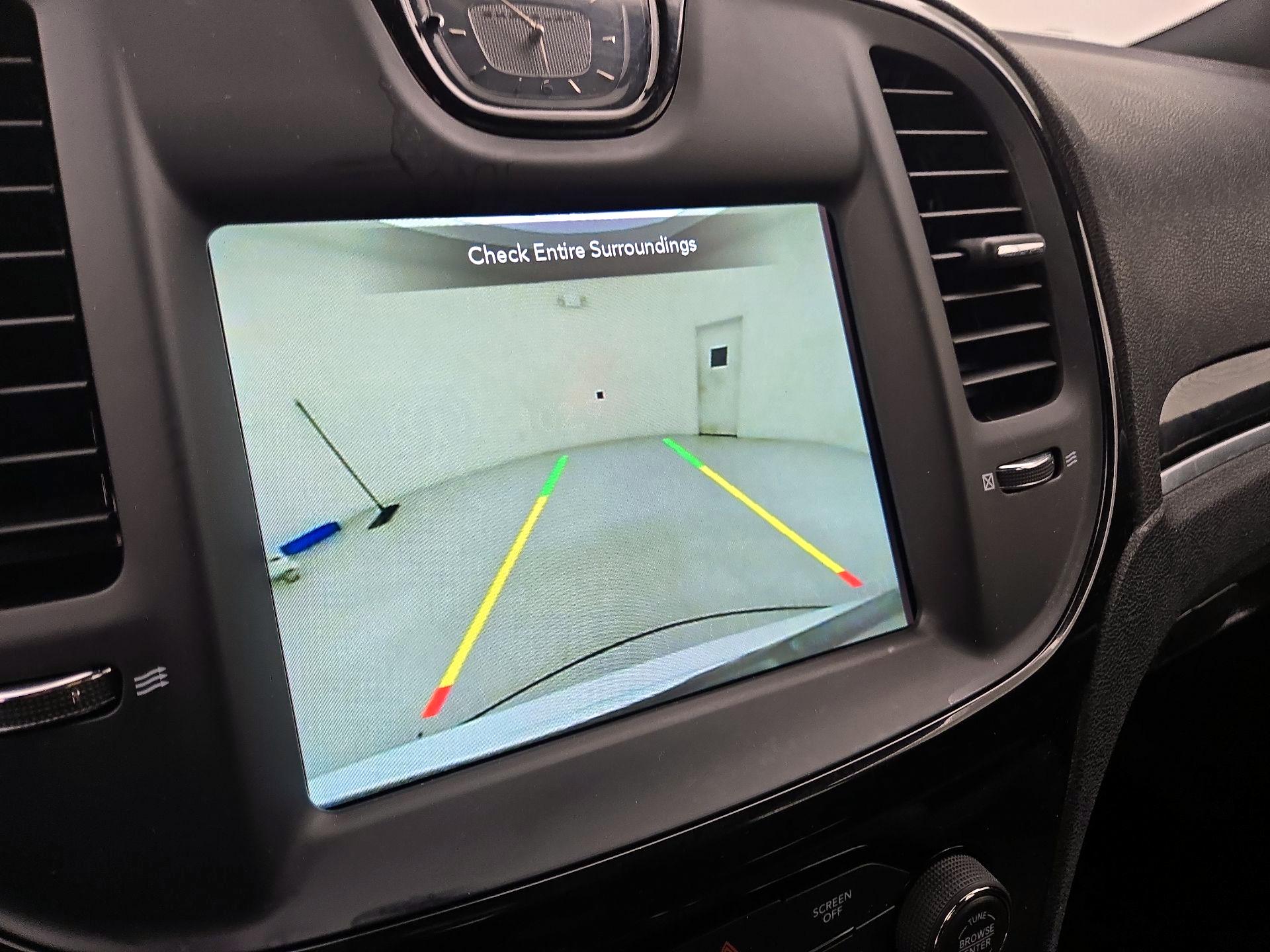 Thumbnail: 2022 Chrysler 300 - 14