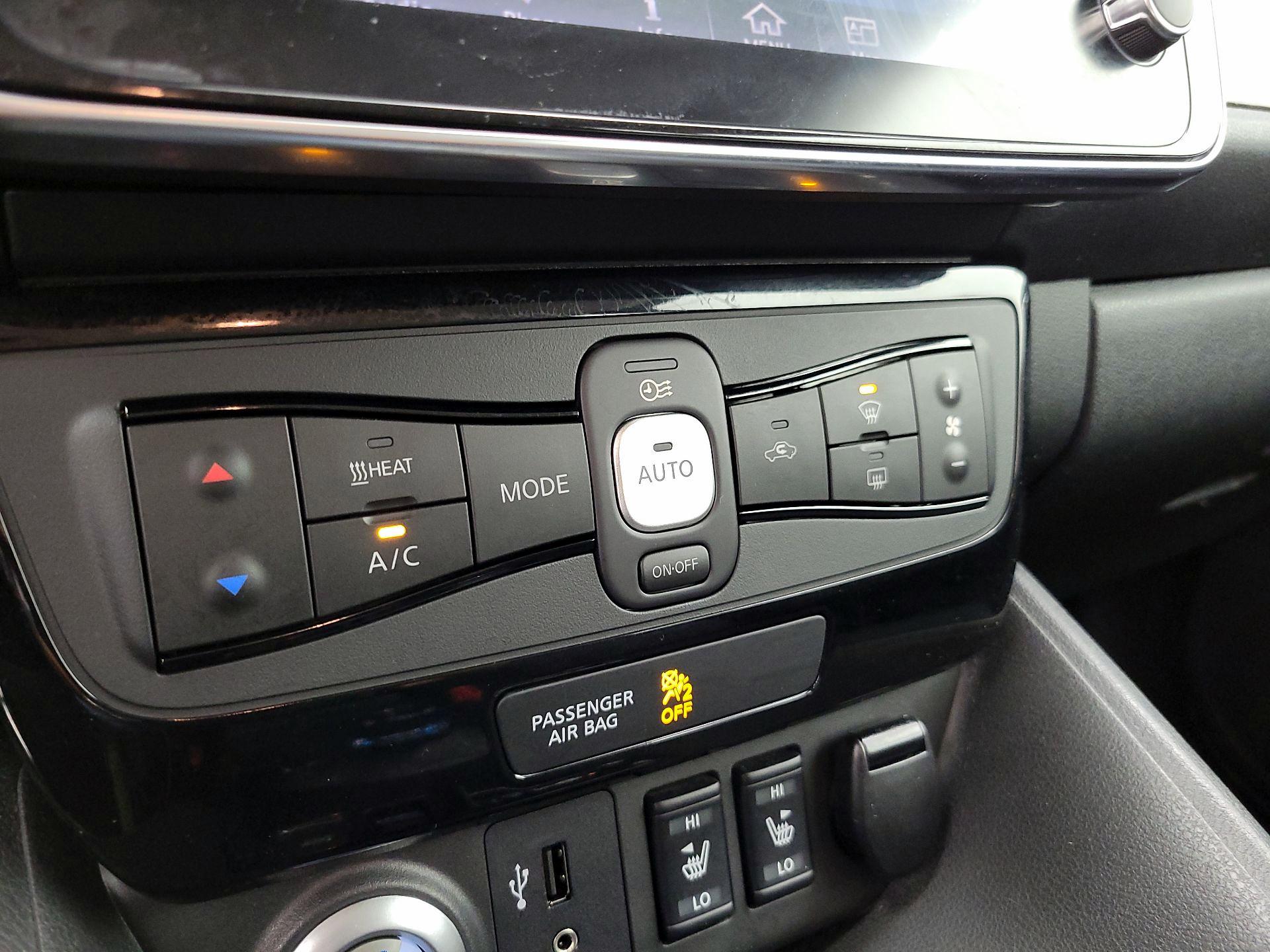 Thumbnail: 2019 Nissan Leaf - 17